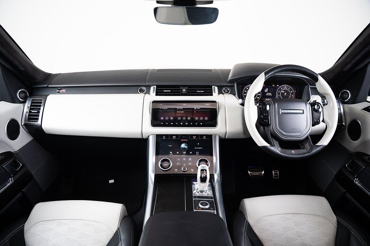 Land Rover Range Rover Sport view 4