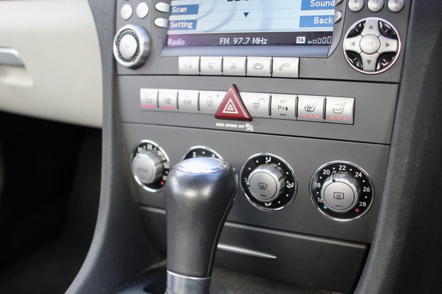 Mercedes-Benz SLK view 13