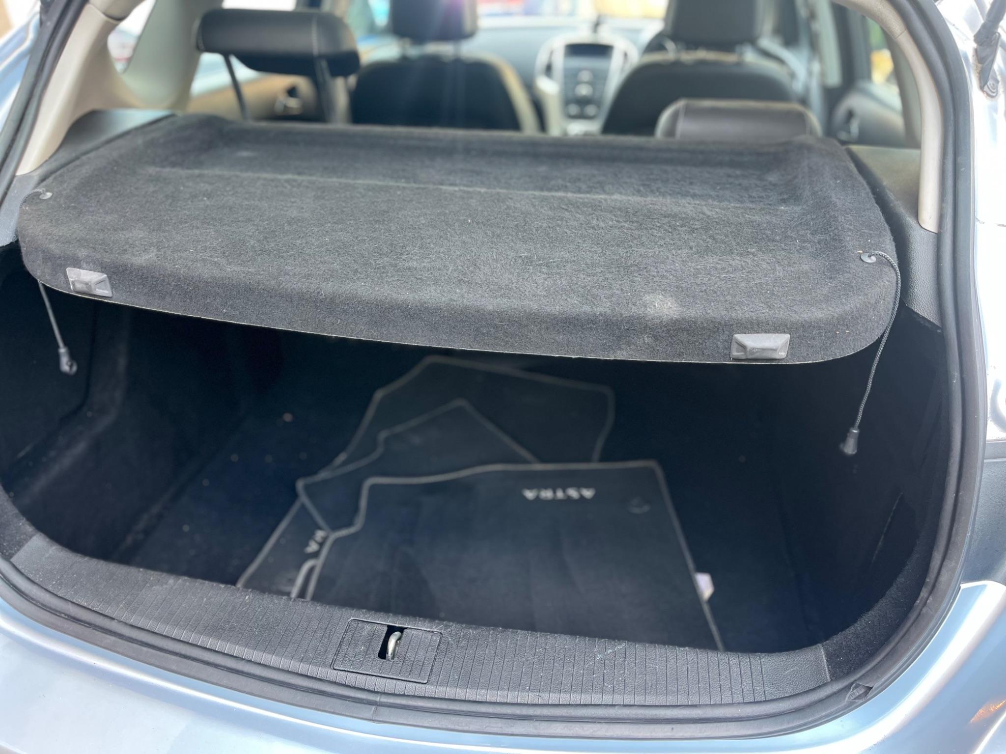 Vauxhall Astra view 13