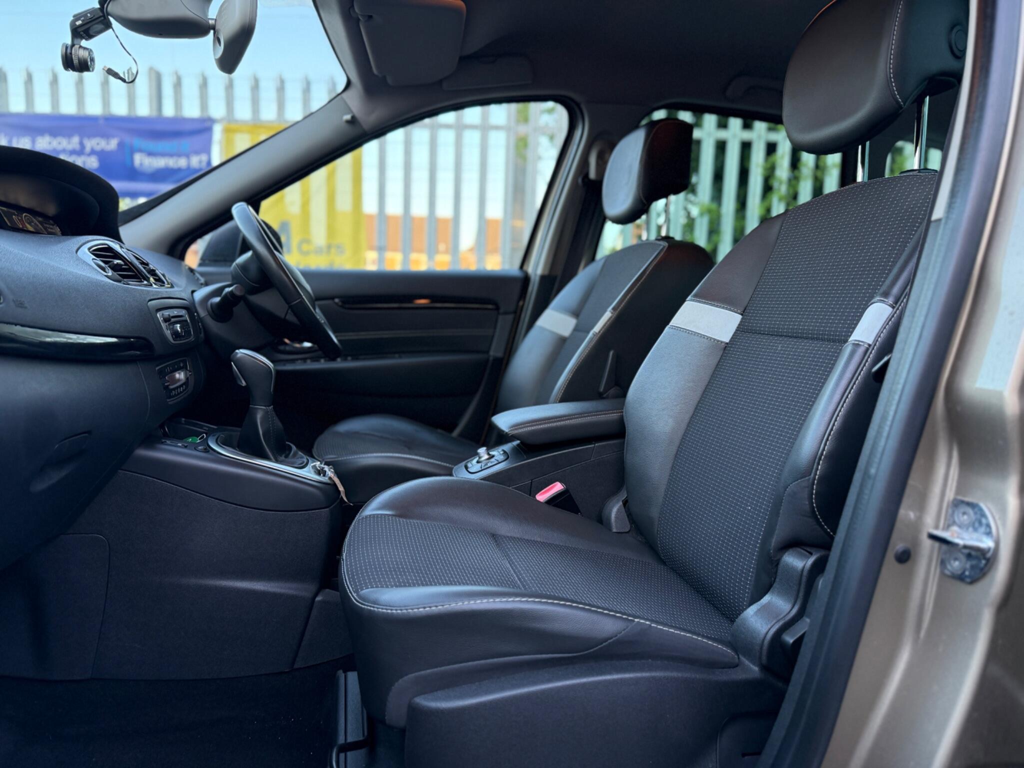 2015 Renault Scenic image 42
