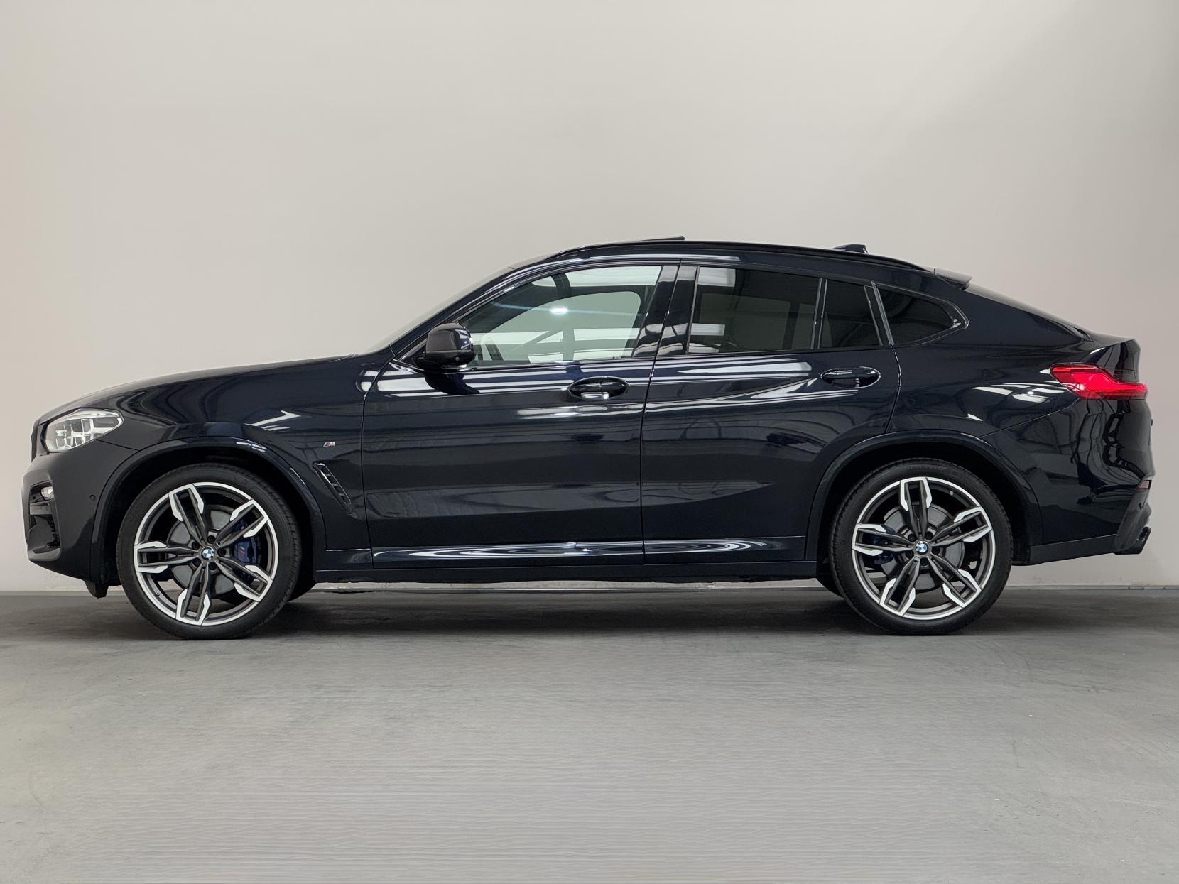 BMW X4 view 9