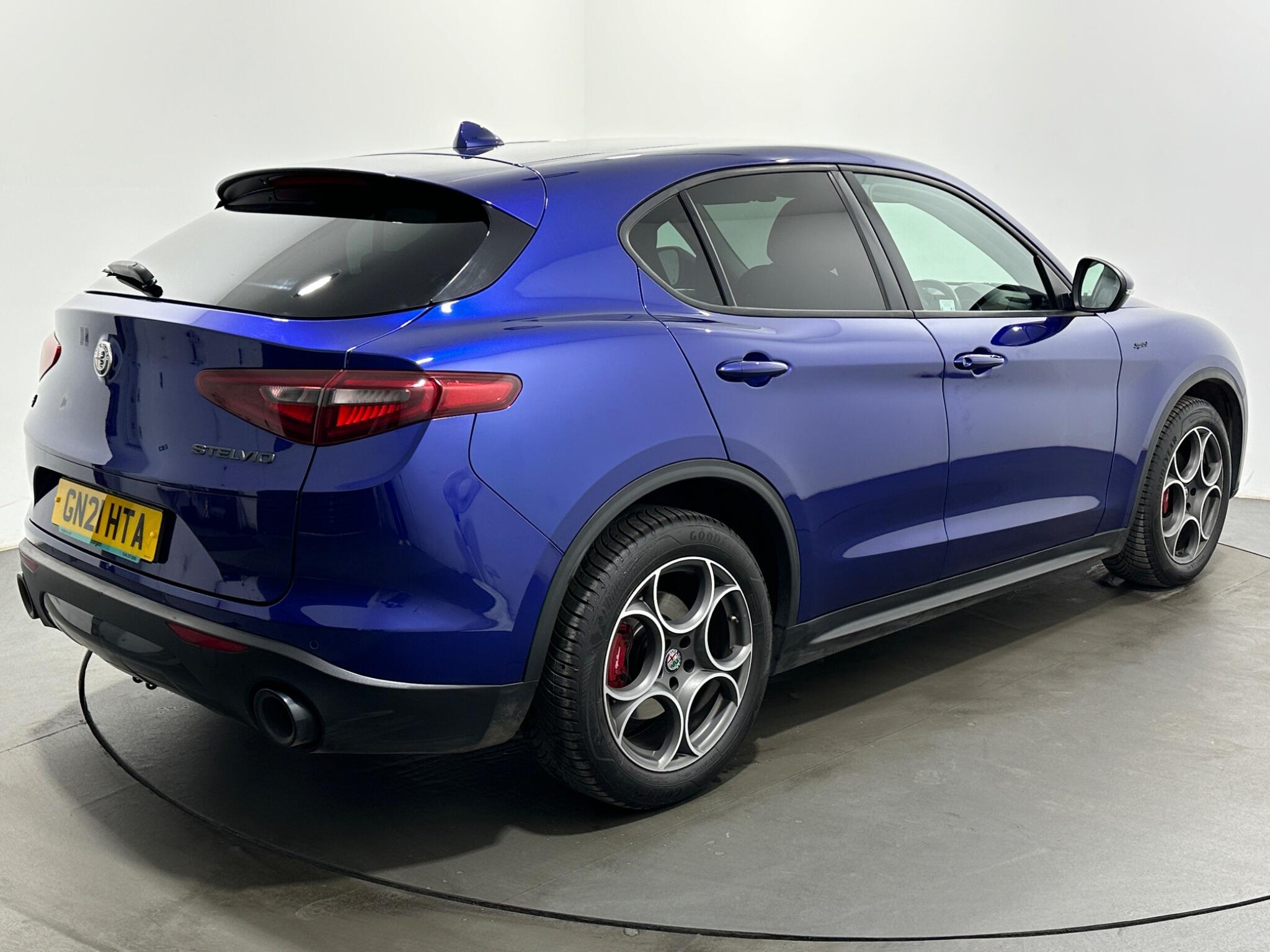 Alfa Romeo Stelvio view 51