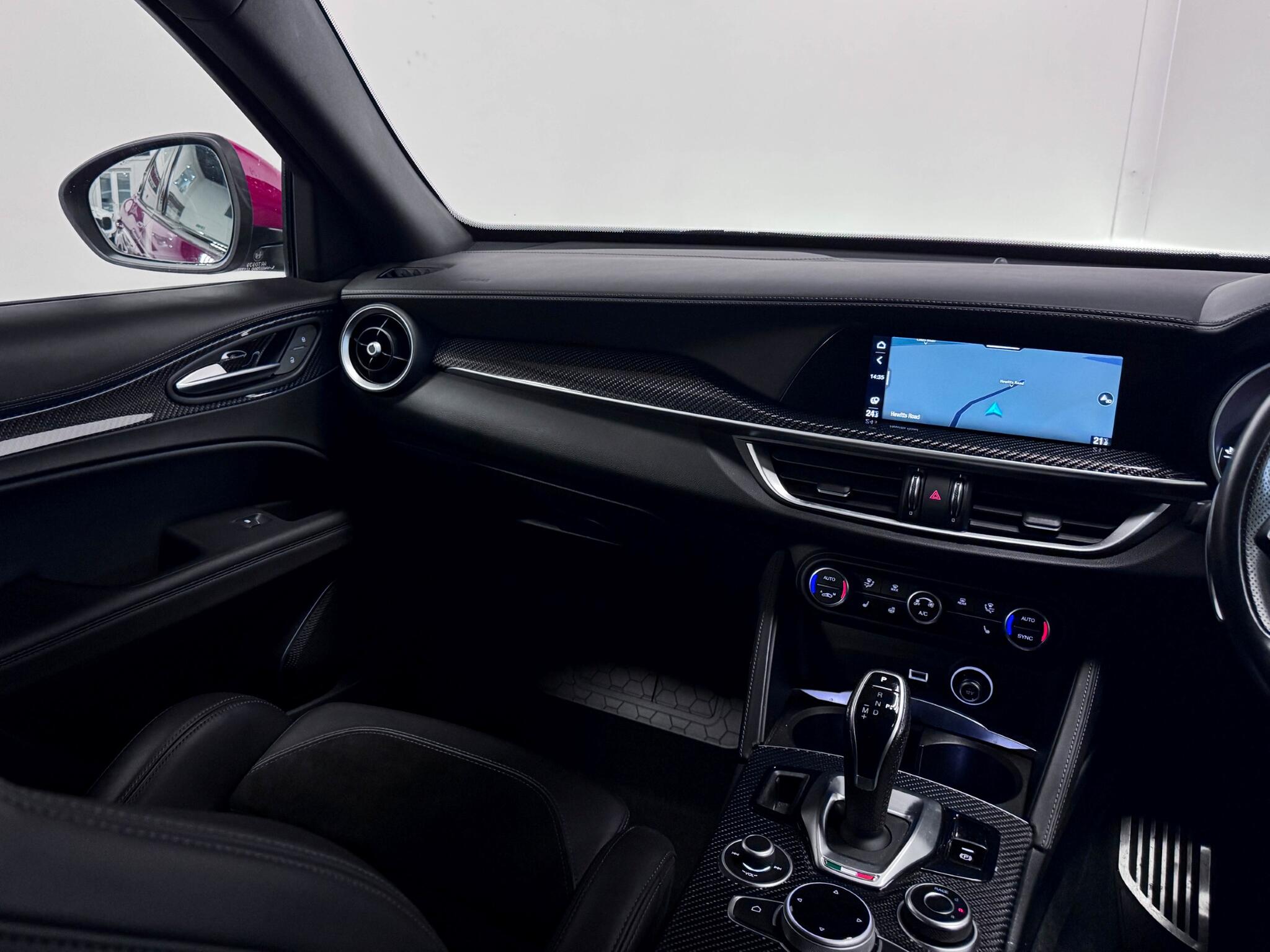 Alfa Romeo Stelvio view 16