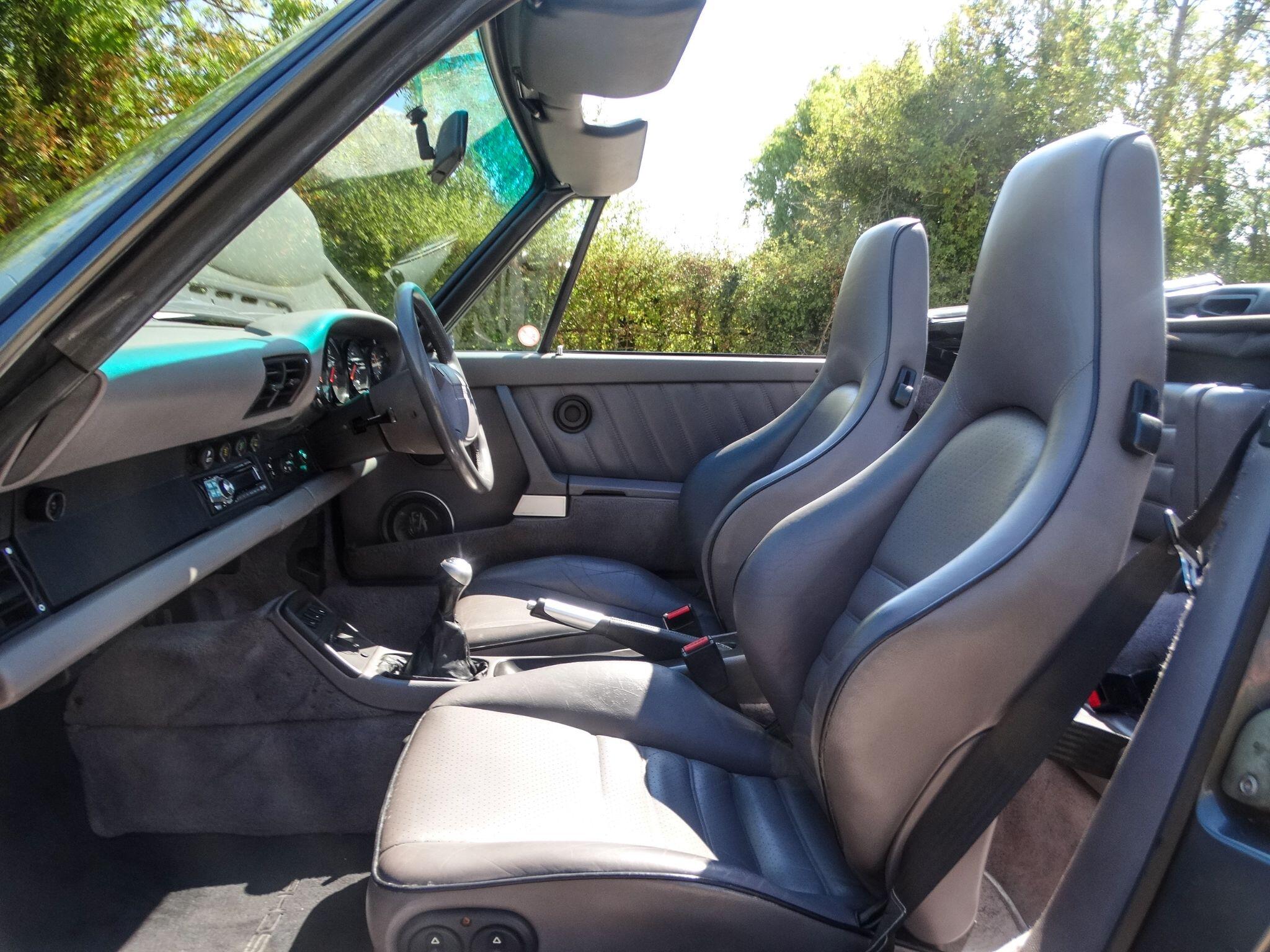 Porsche 911 view 3