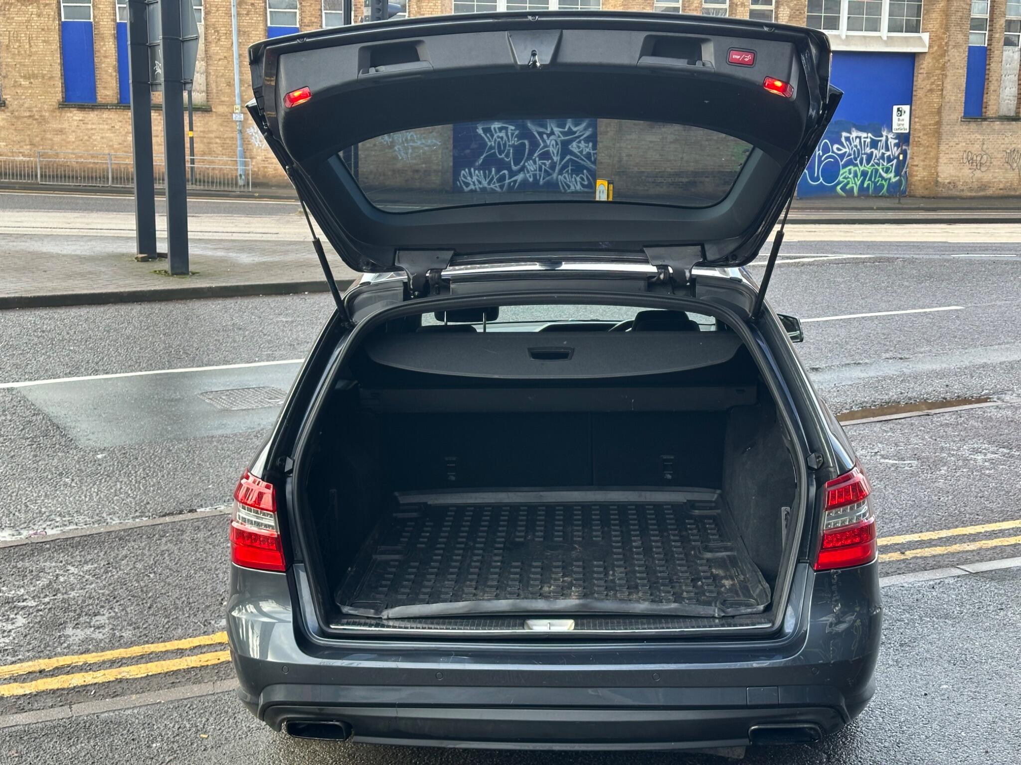 Mercedes-Benz E-Class view 15