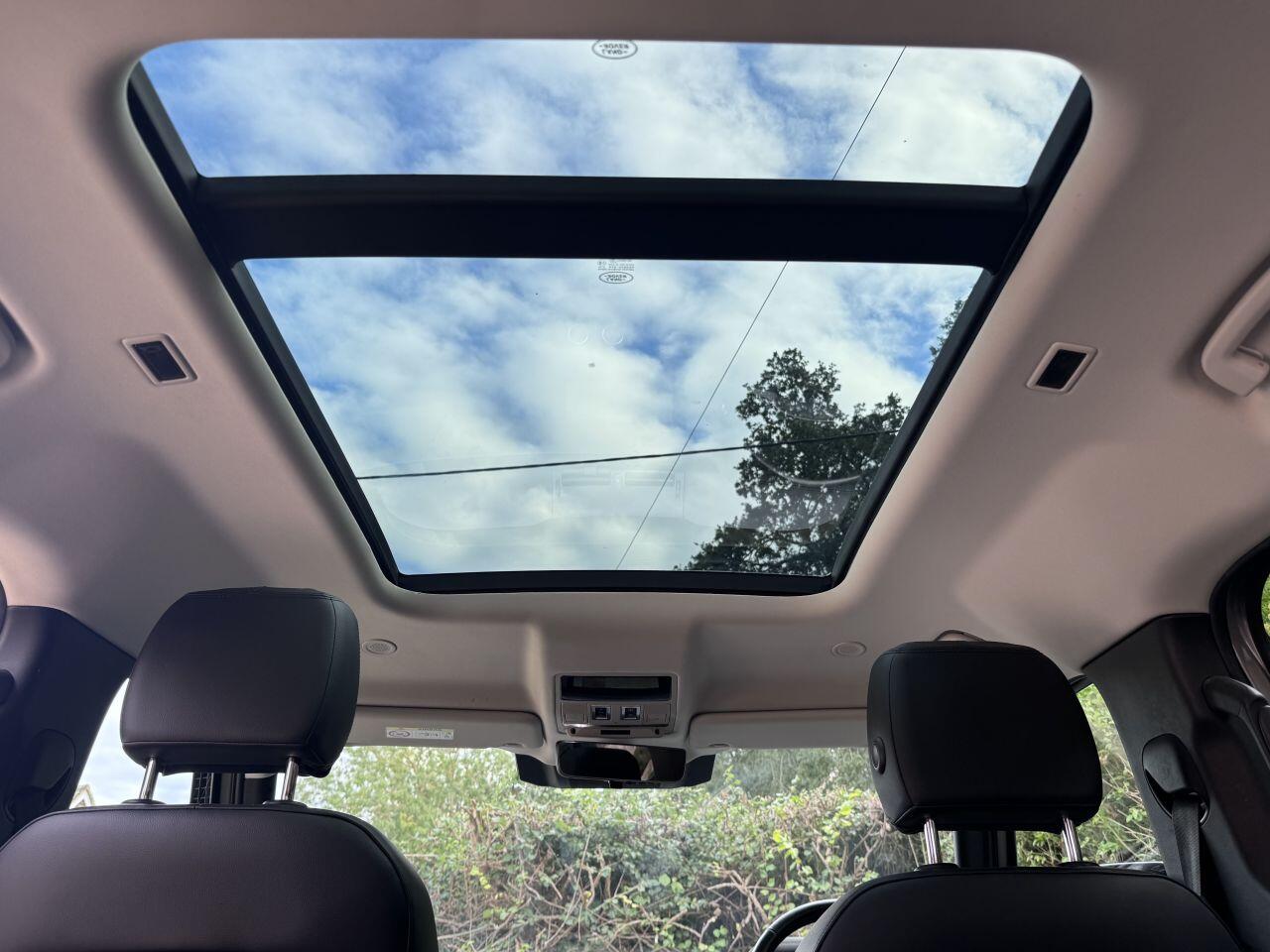 Land Rover Defender view 4