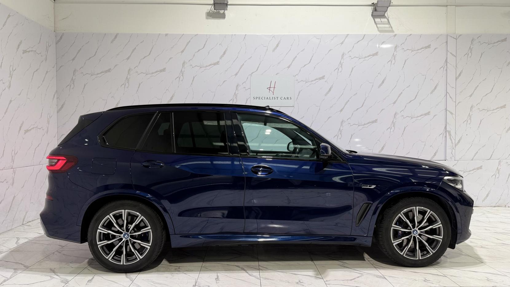 BMW X5 view 4