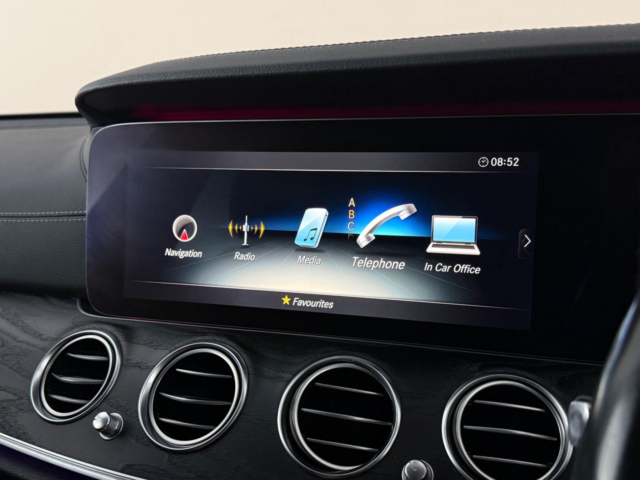 Mercedes-Benz E-Class view 26