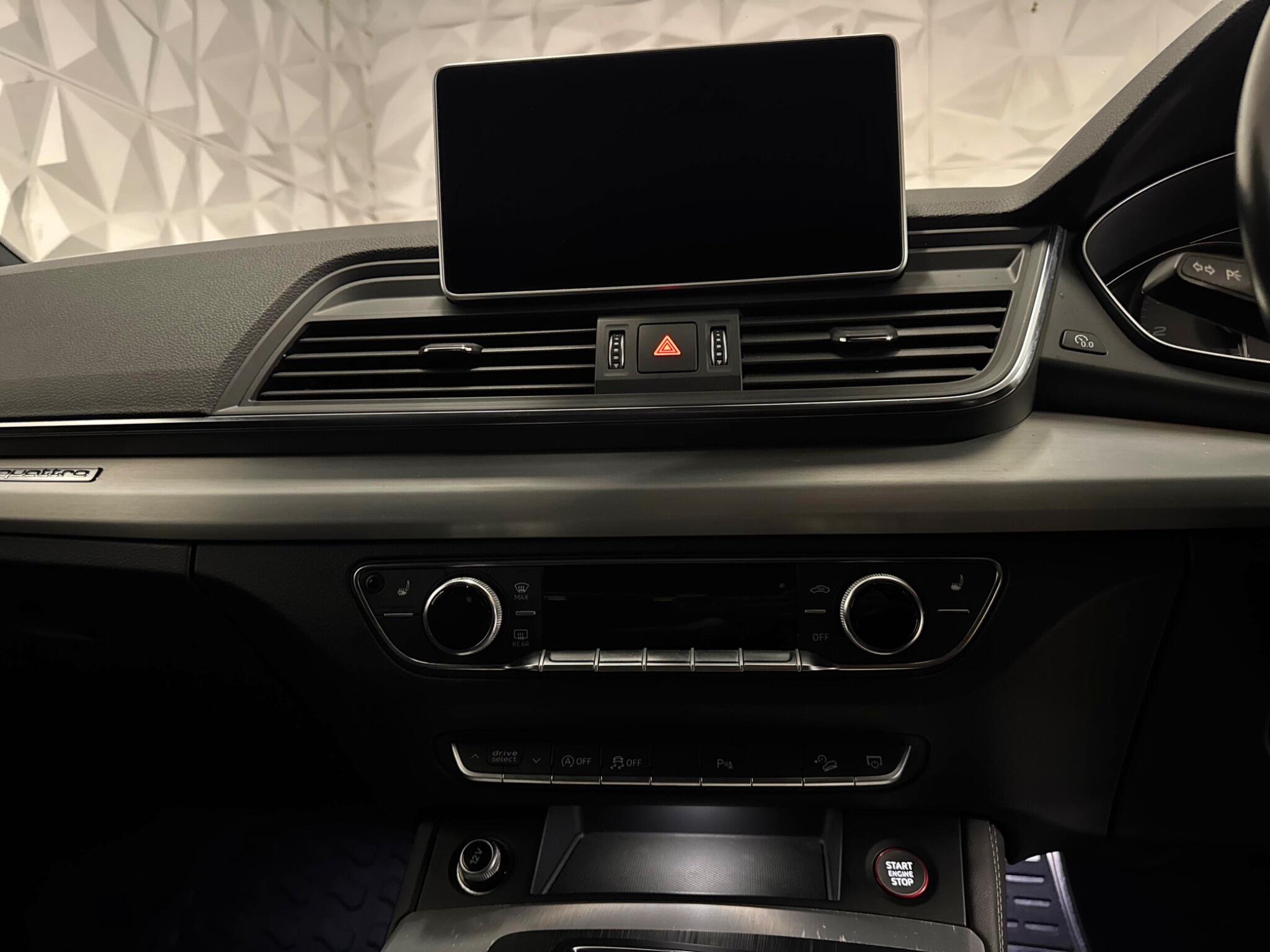 Audi SQ5 view 24
