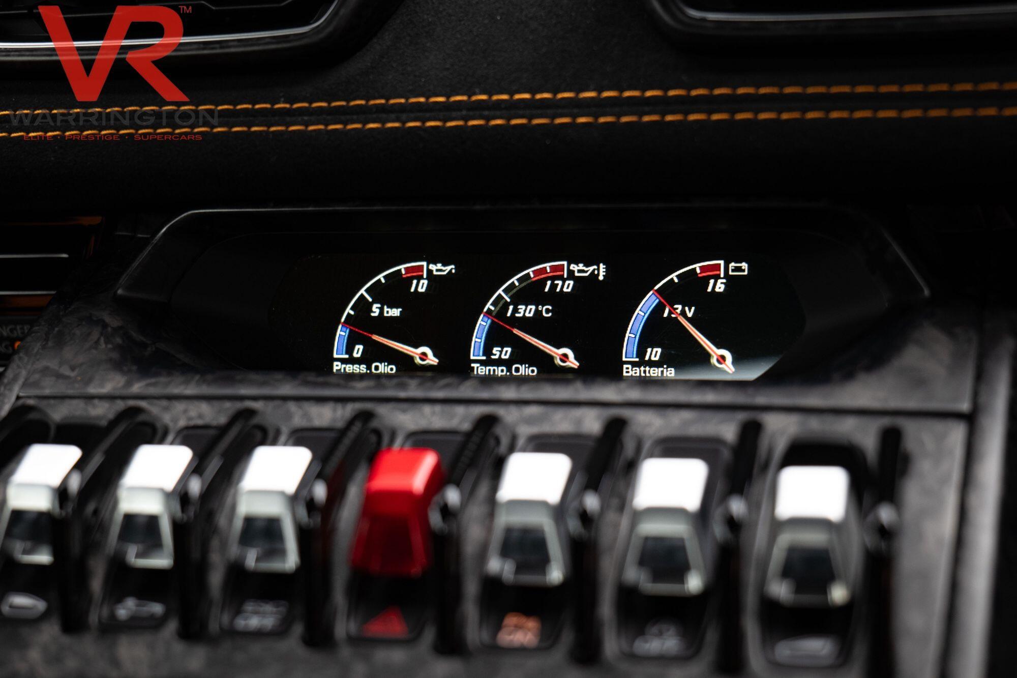 Lamborghini Huracan view 31
