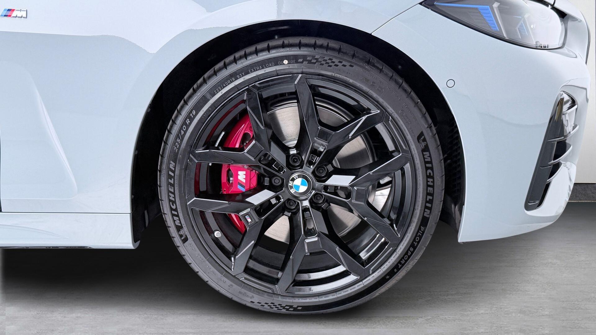 BMW 4 Series view 14