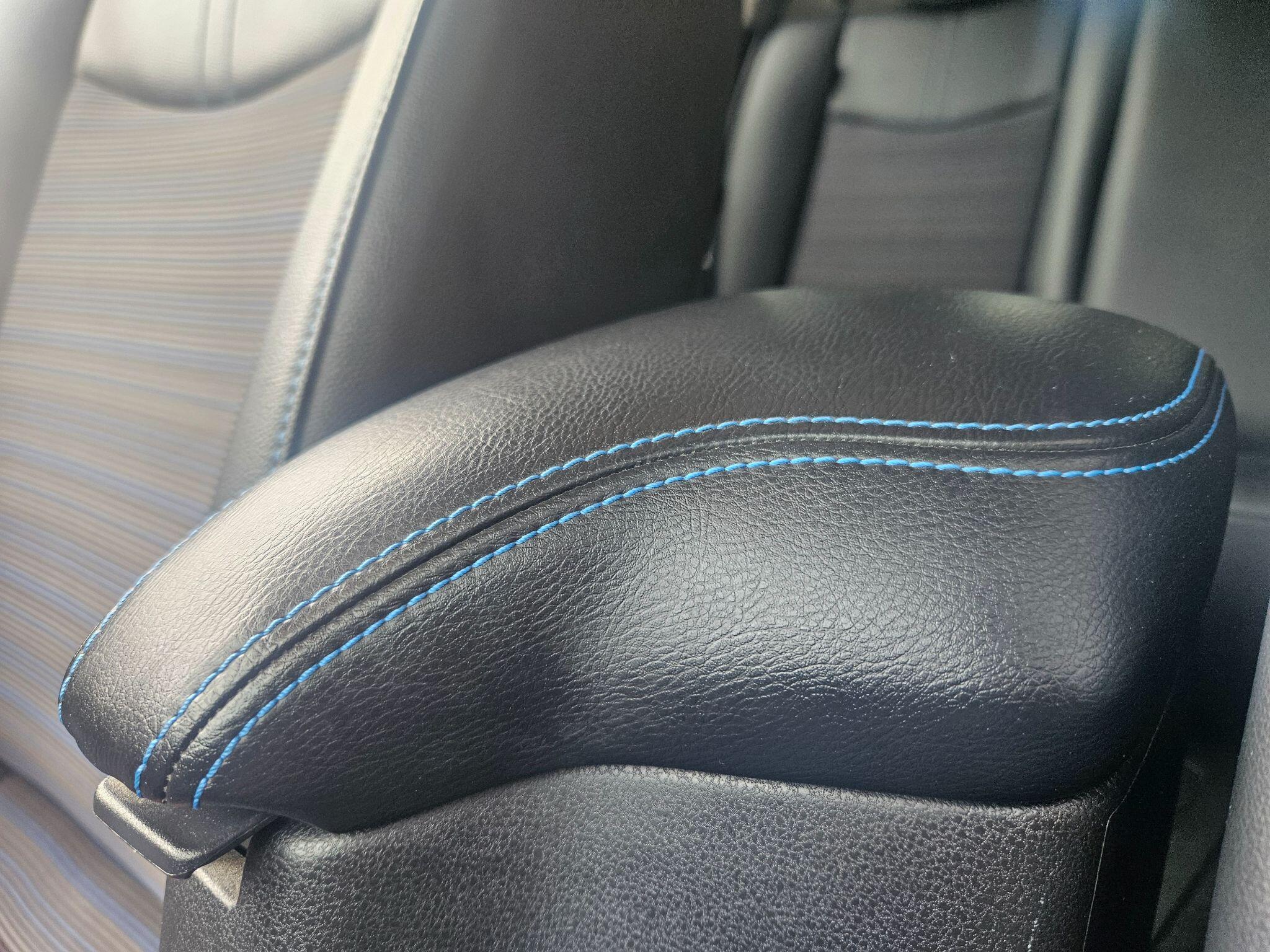 2022 Nissan Leaf image 44