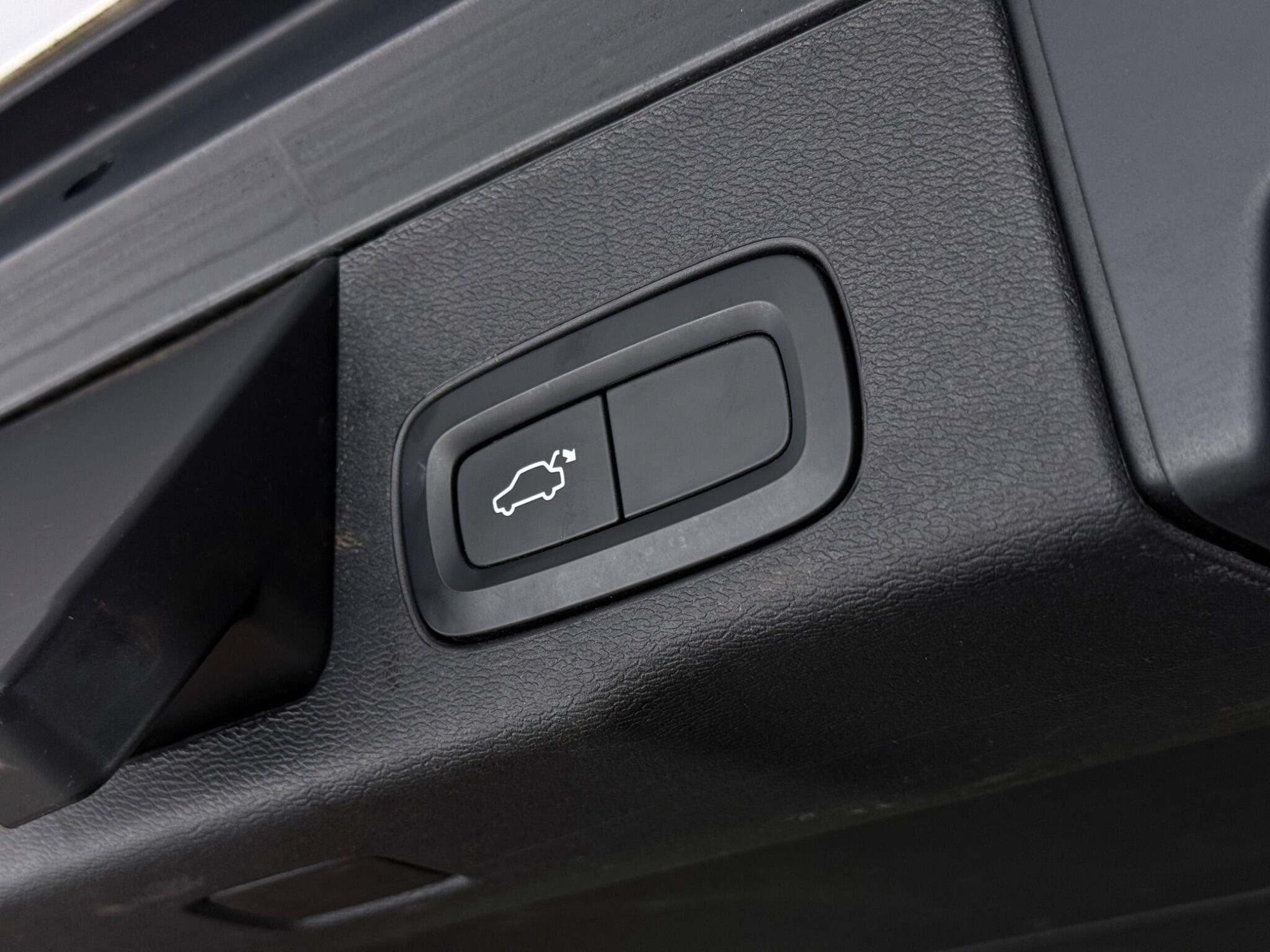 Volvo XC60 view 11