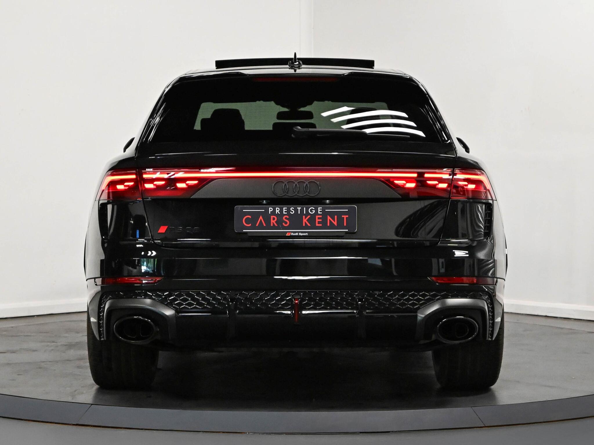 Audi RSQ8 view 31