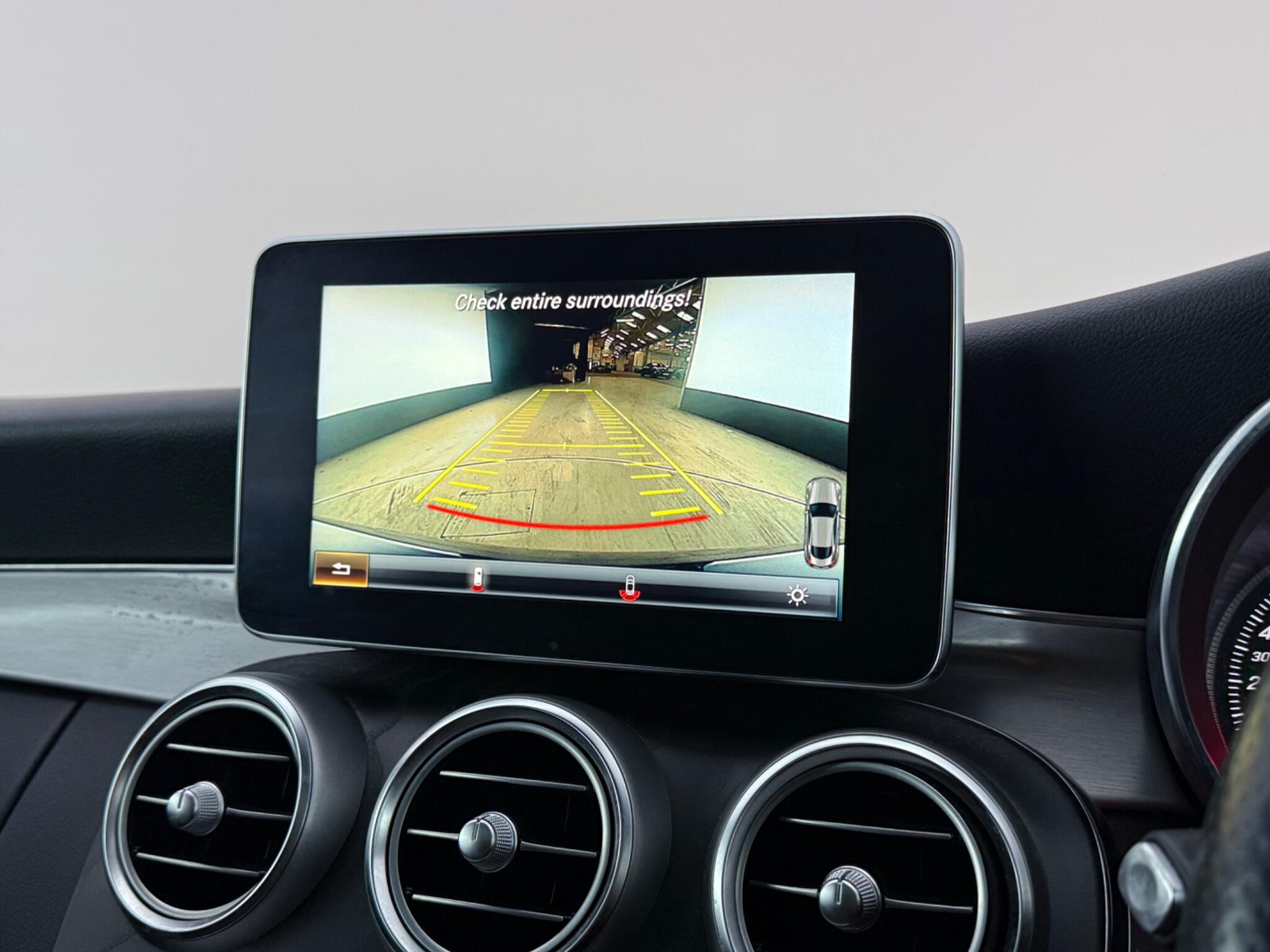 Mercedes-Benz C-Class view 29