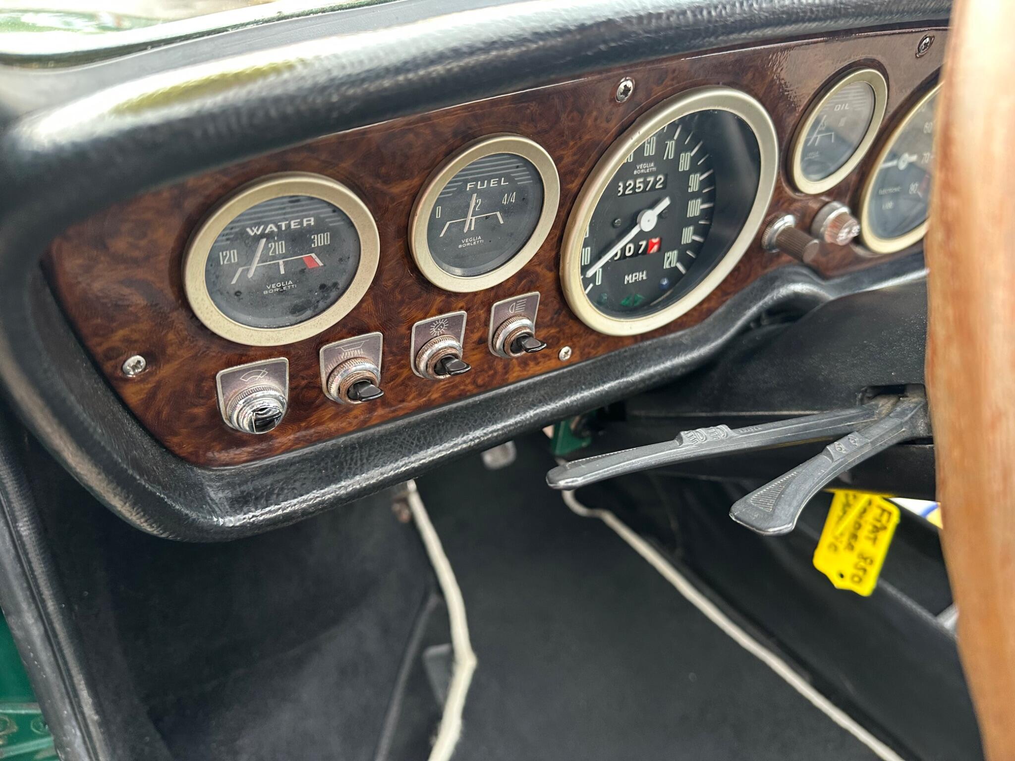 Fiat 850 view 21