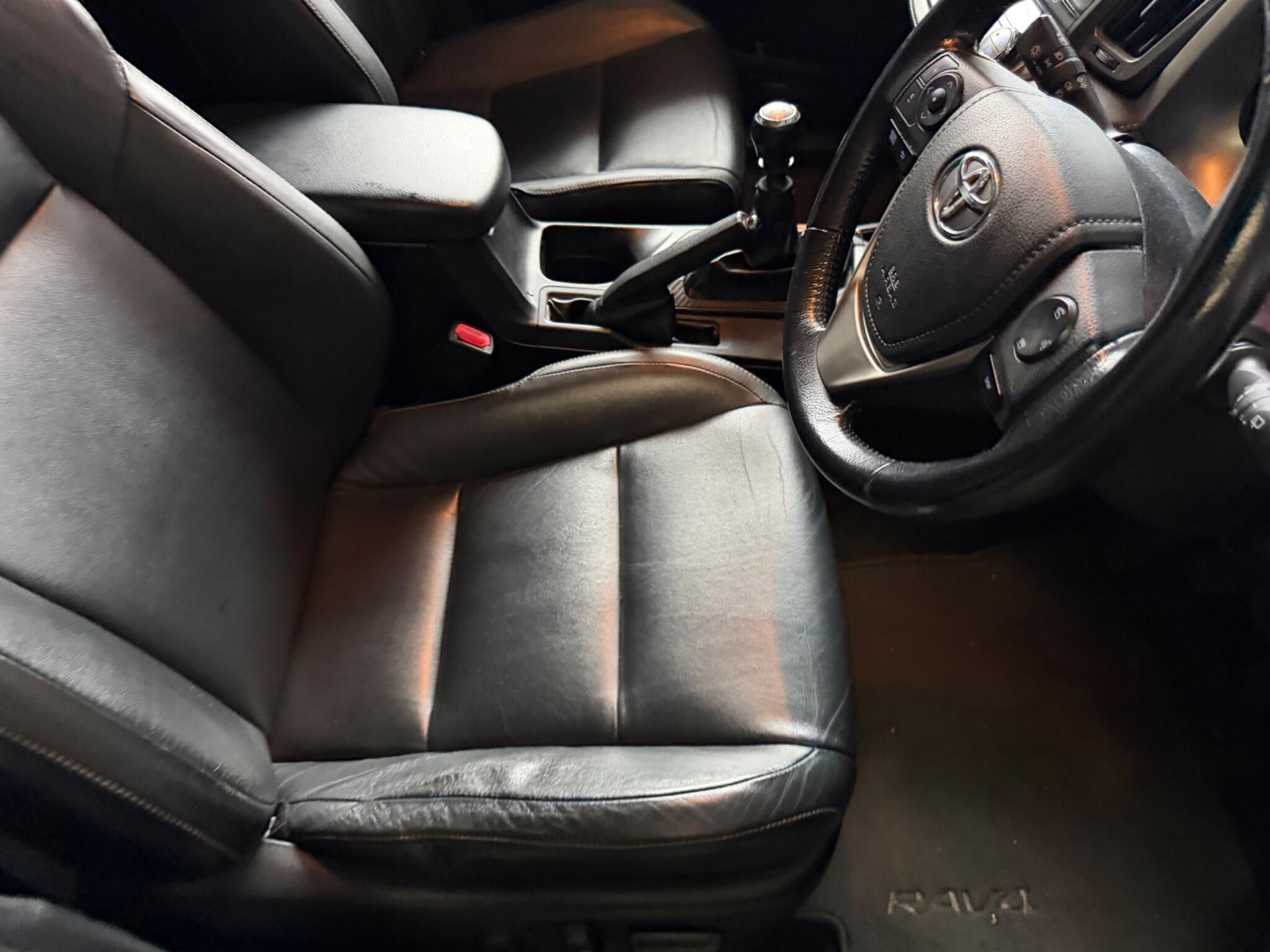 Toyota RAV4 view 18