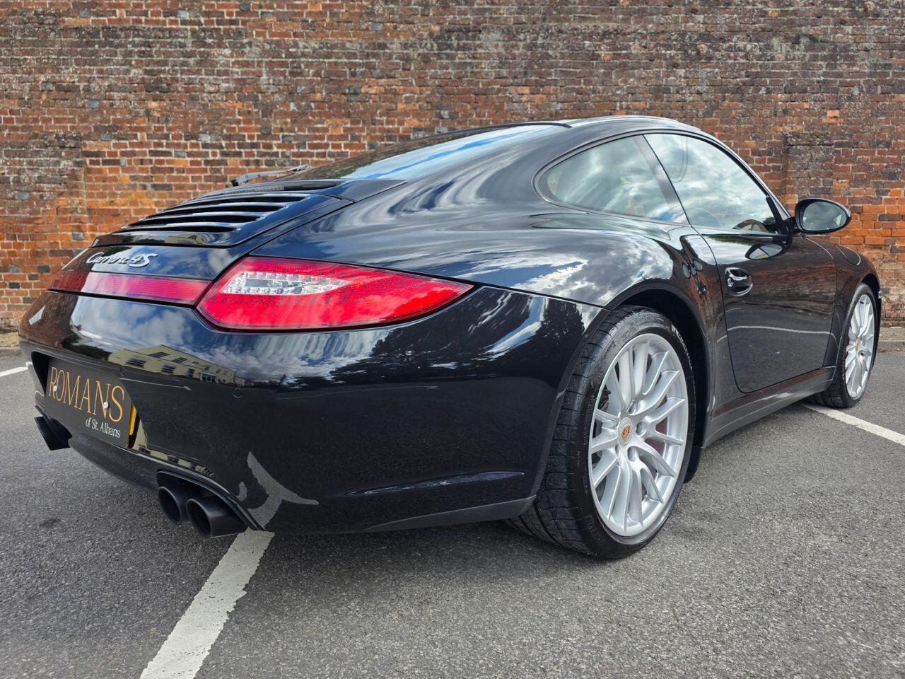 Porsche 911 view 14