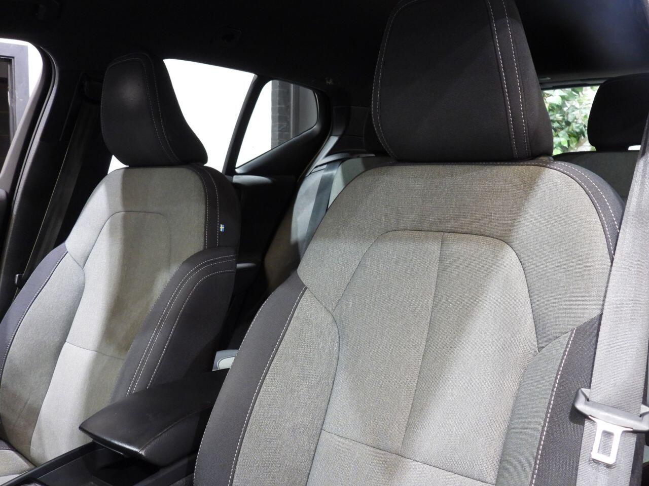 Volvo XC40 view 22