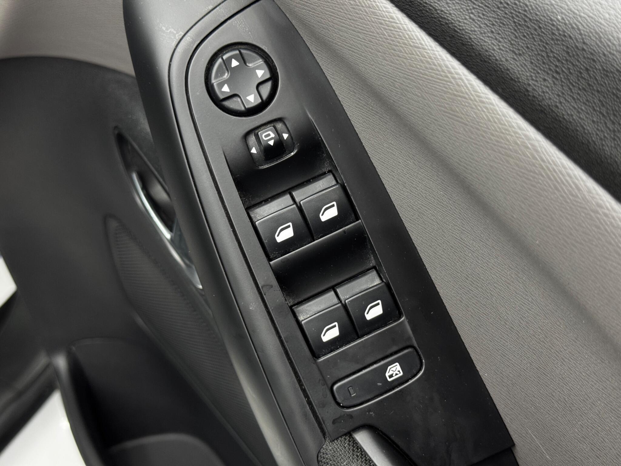 Citroen C4 Picasso view 36