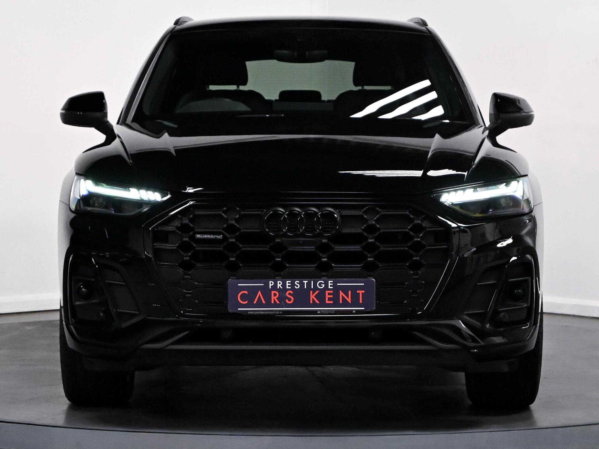 Audi Q5 view 17