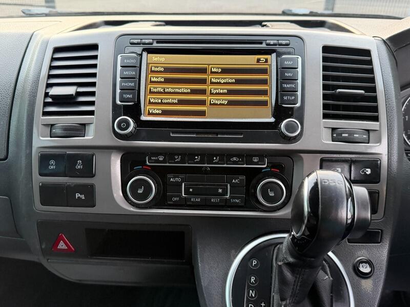 Volkswagen Caravelle view 42