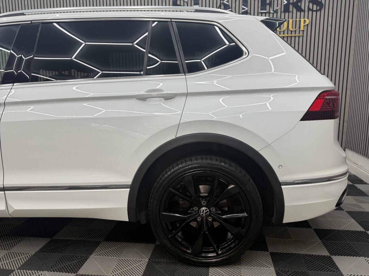 Volkswagen Tiguan Allspace view 38