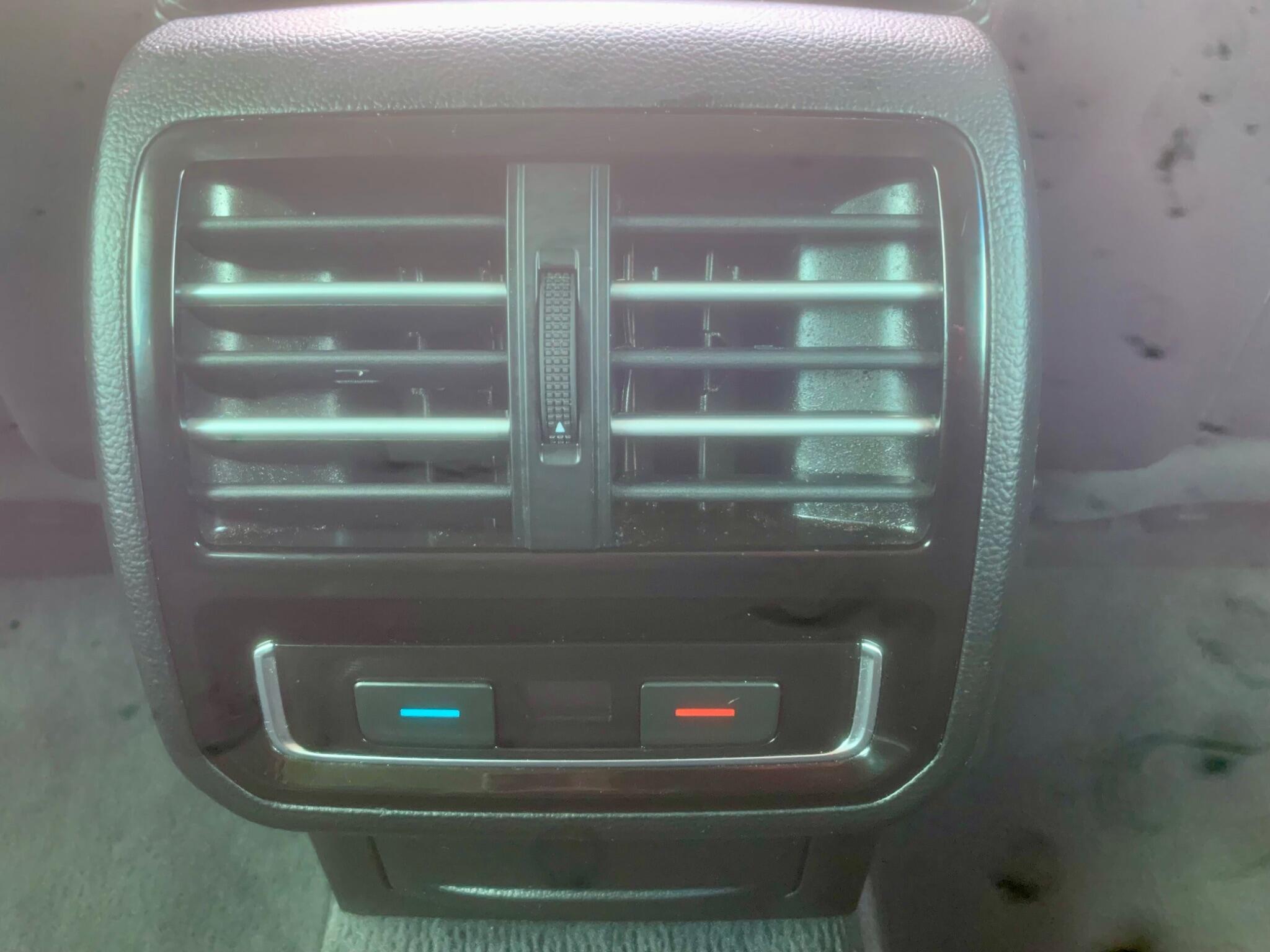 Volkswagen Passat view 58