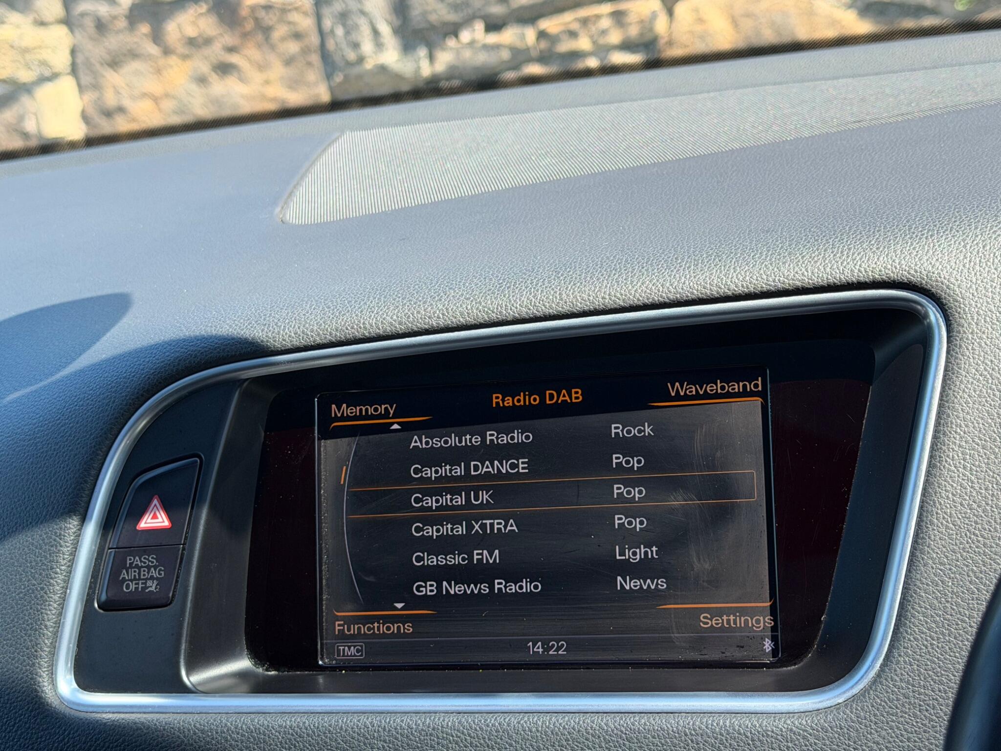 Audi SQ5 view 34