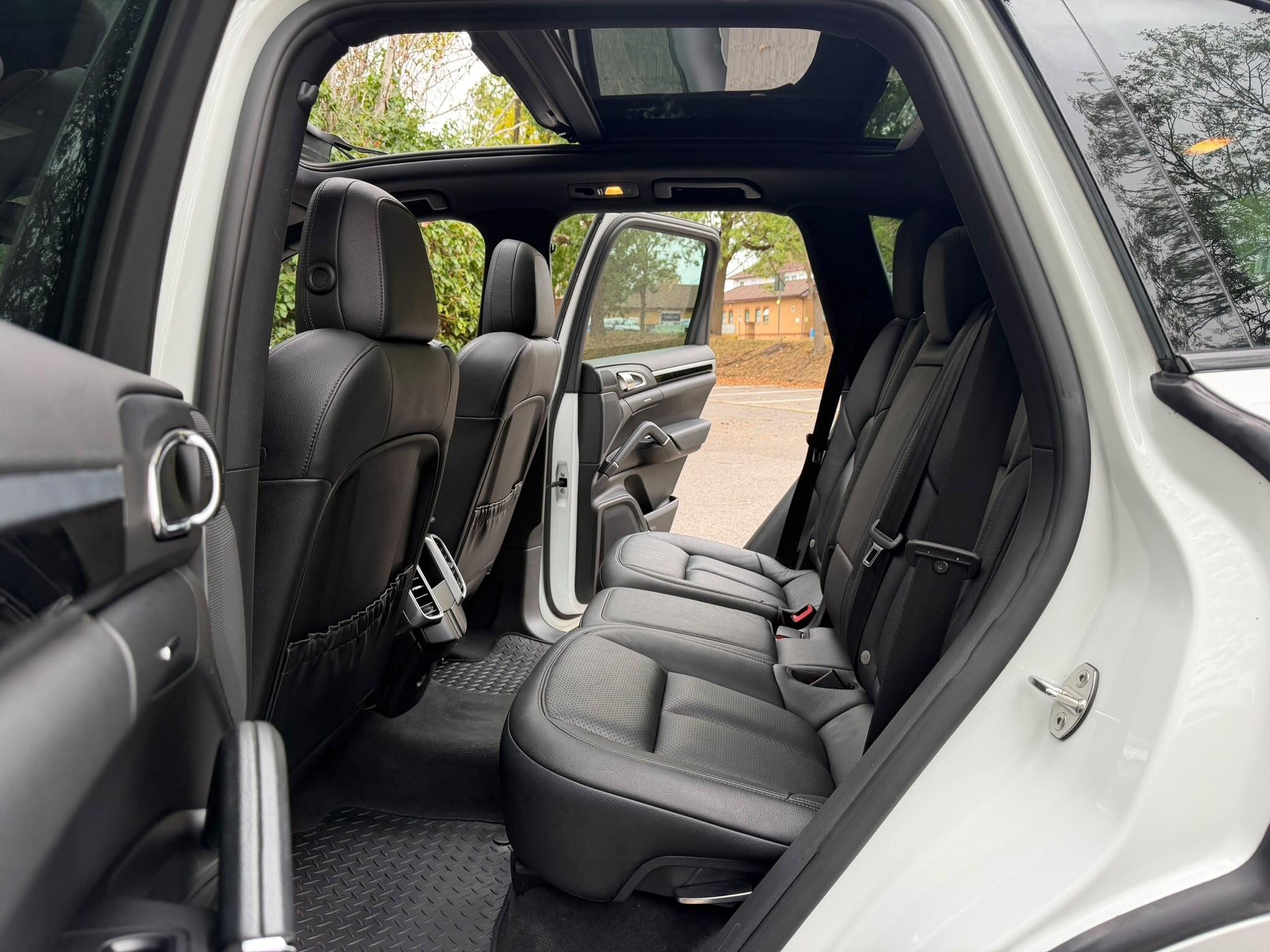Porsche Cayenne view 17