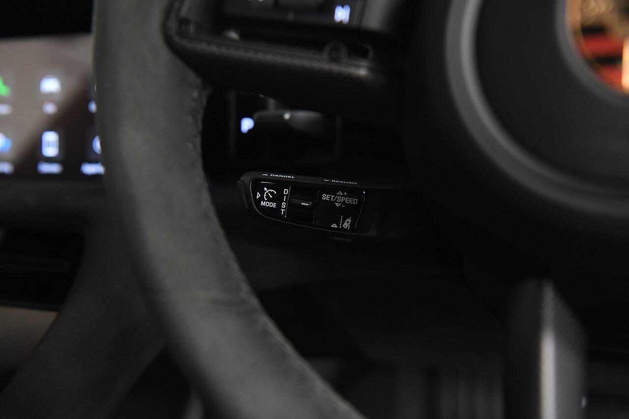Porsche Taycan view 37
