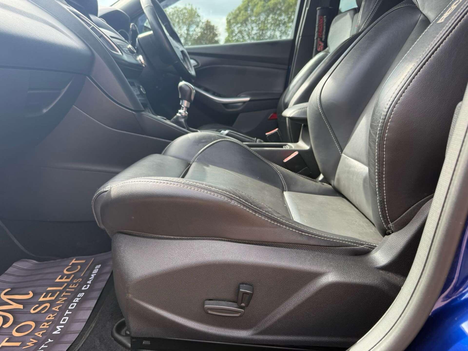 Ford Focus view 37