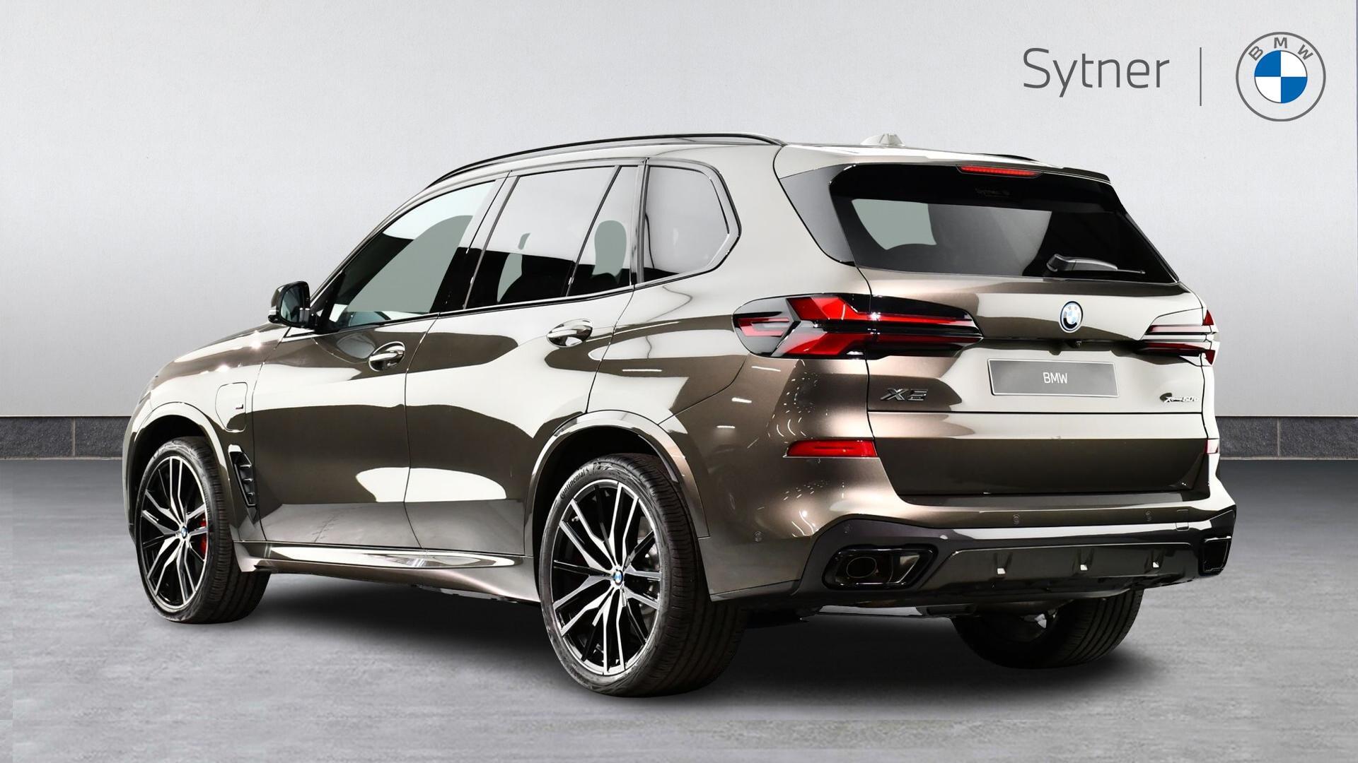 BMW X5 view 2
