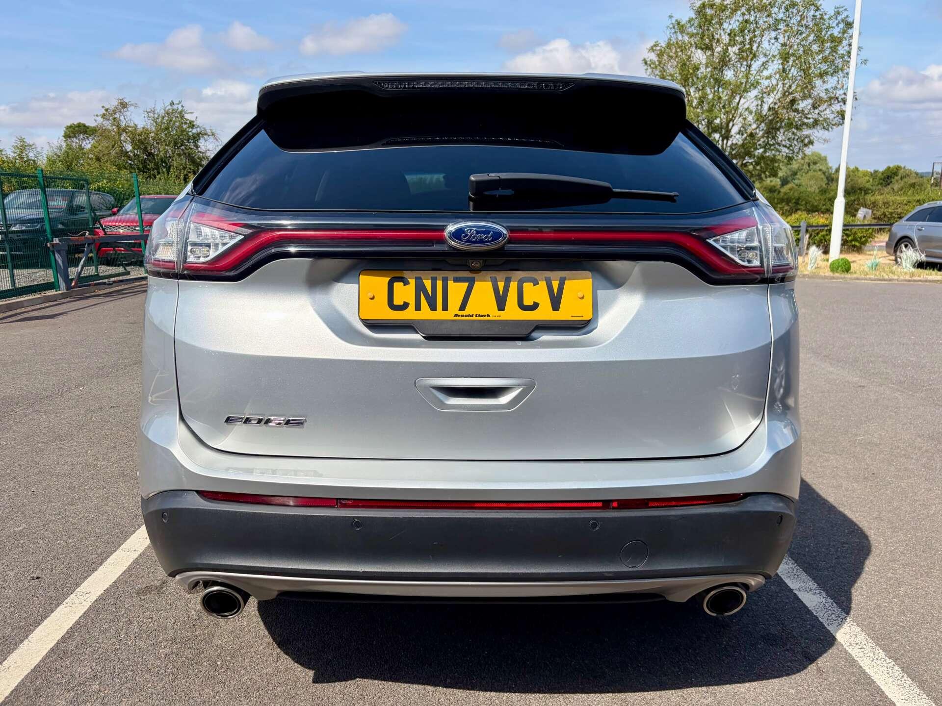 Ford Edge view 7