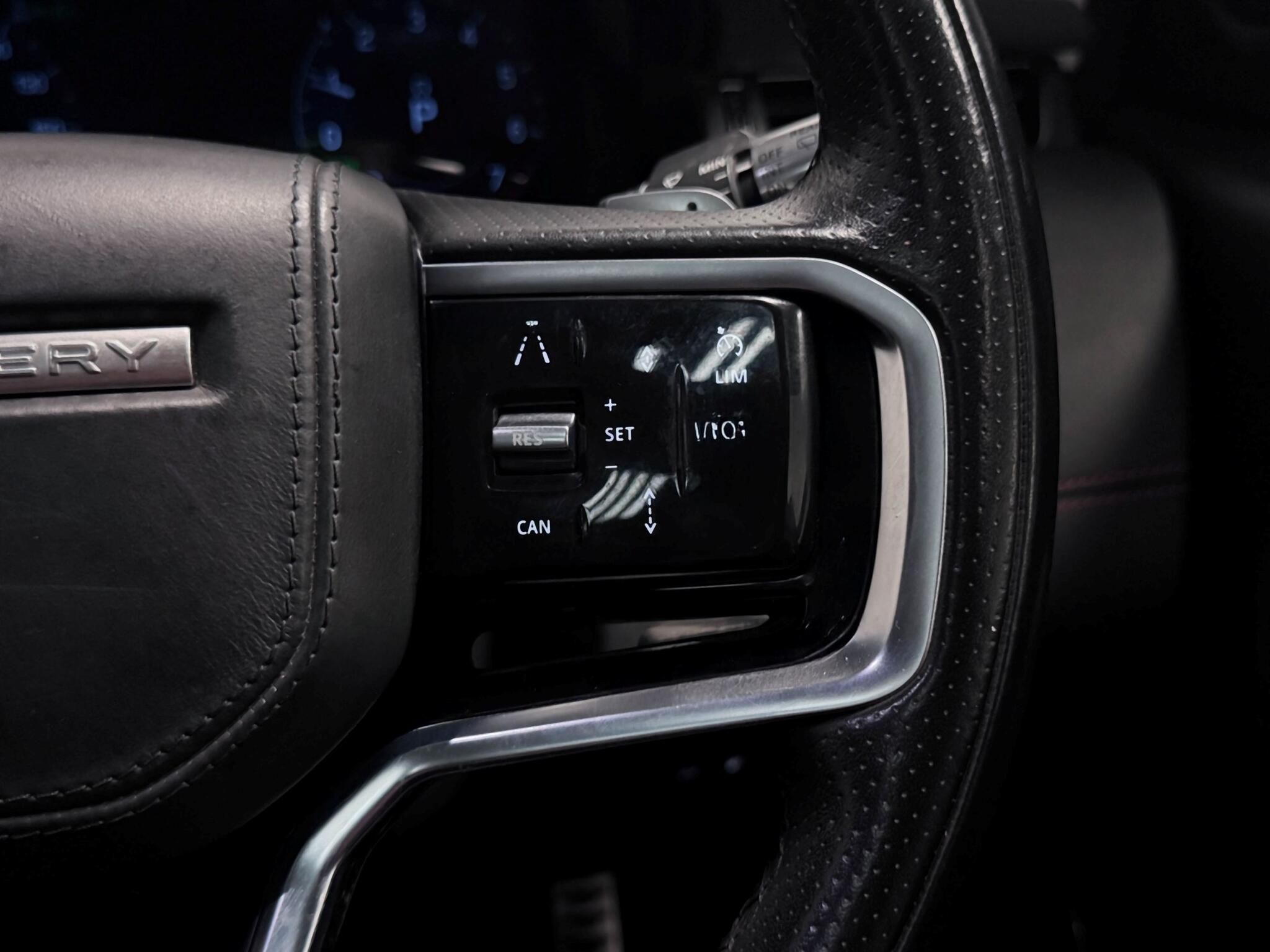 Land Rover Discovery Sport view 33