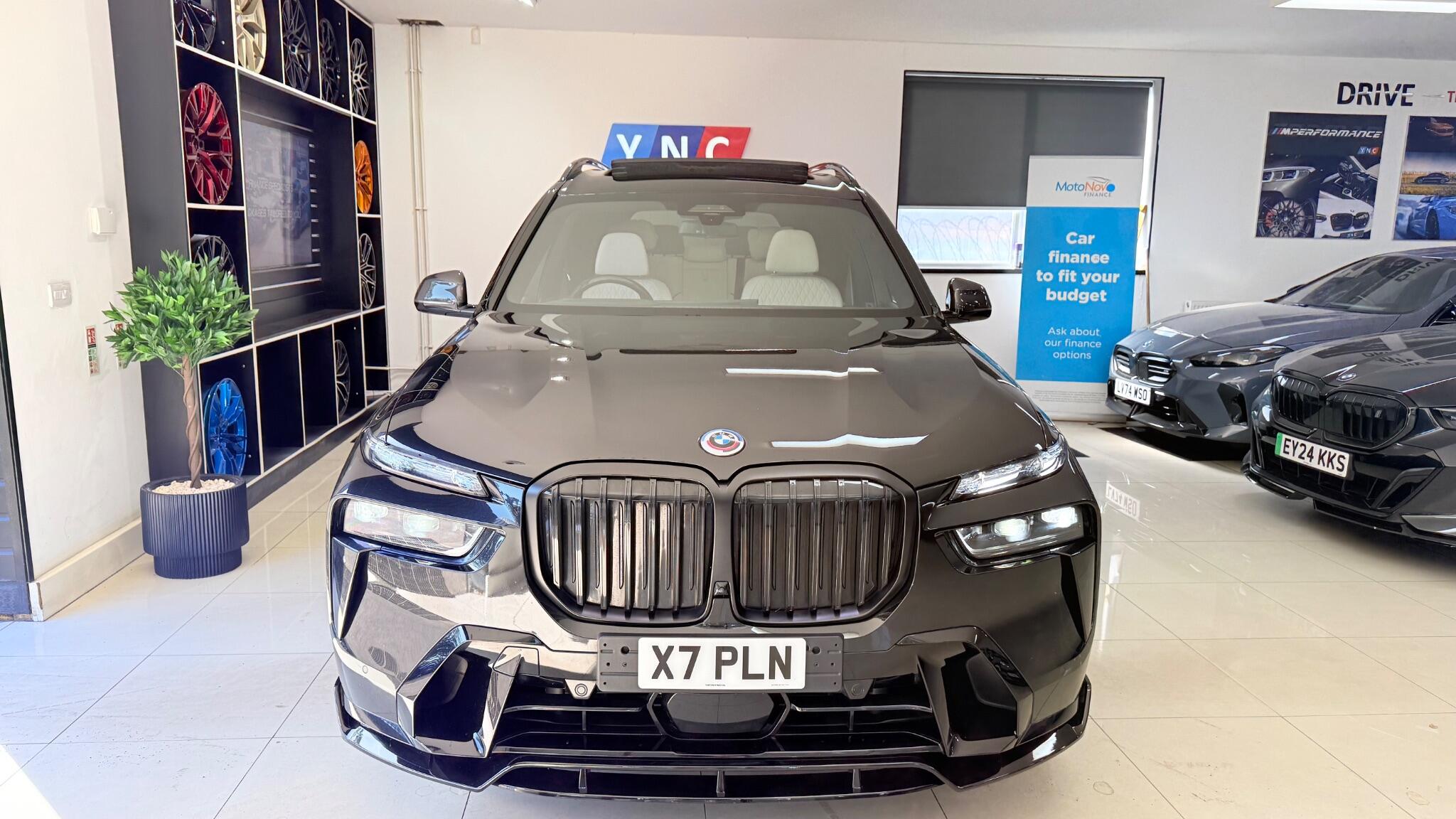 BMW X7 view 80