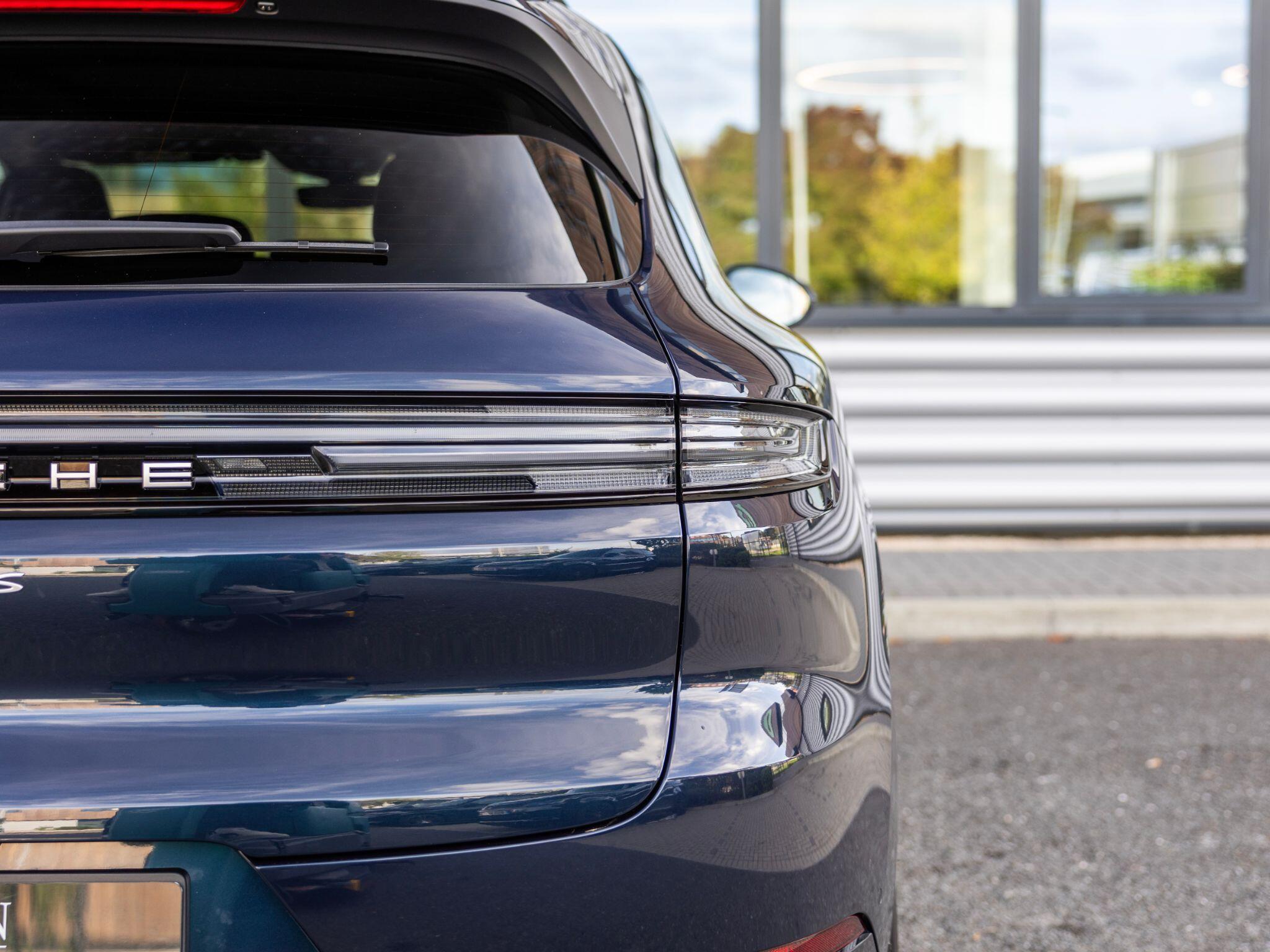 Porsche Cayenne view 46