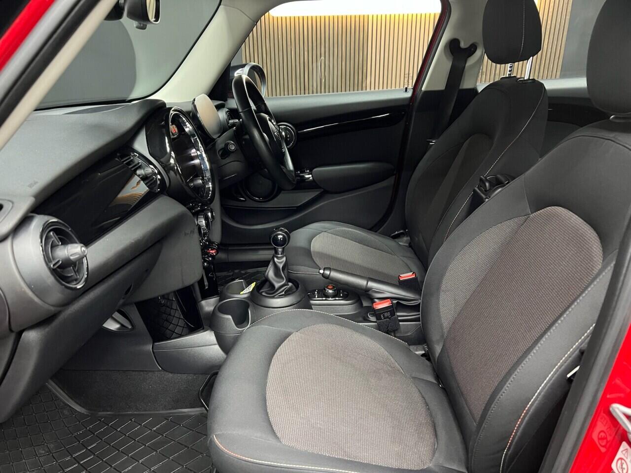 Mini Hatch view 27
