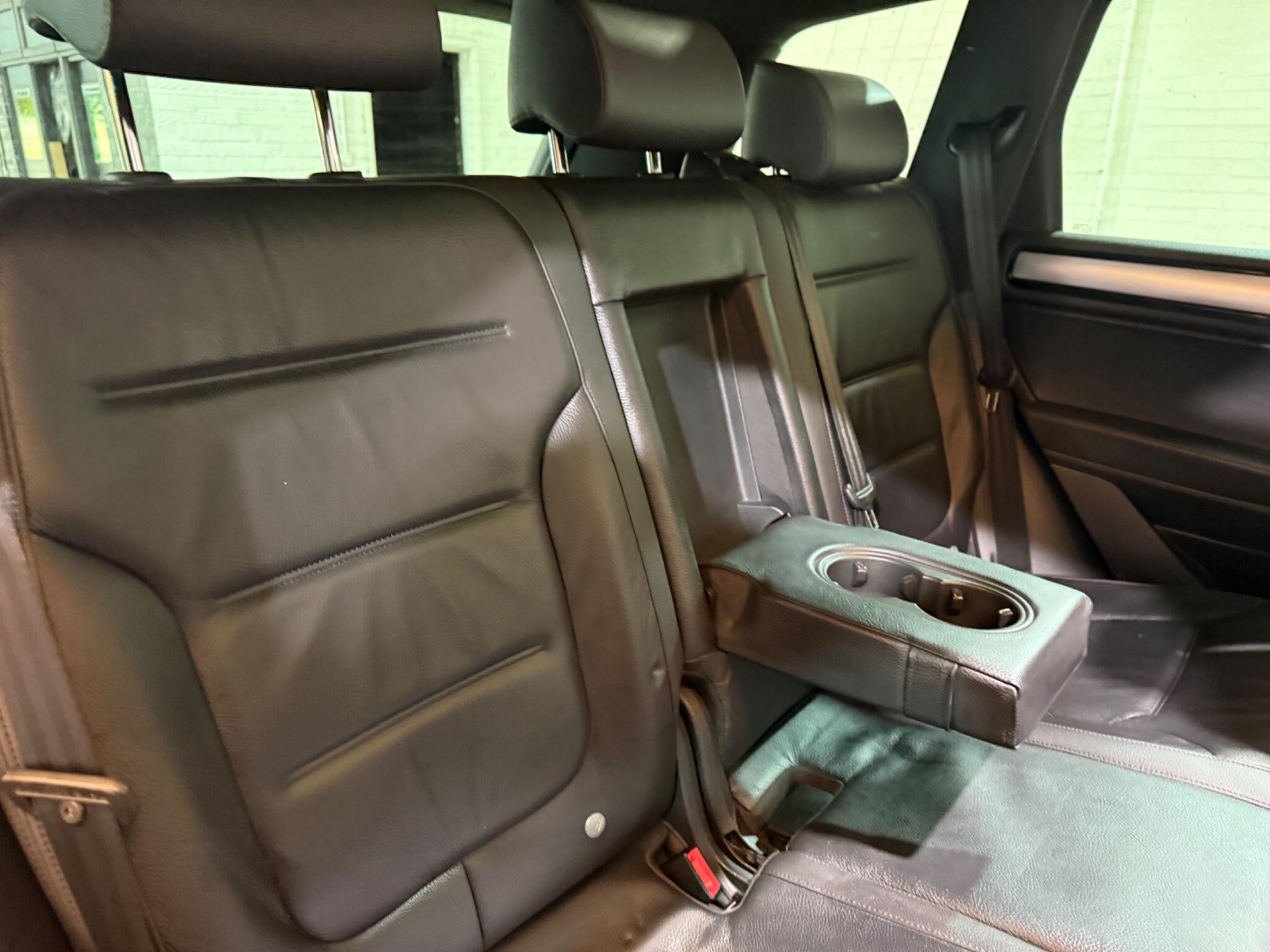 Volkswagen Touareg view 38