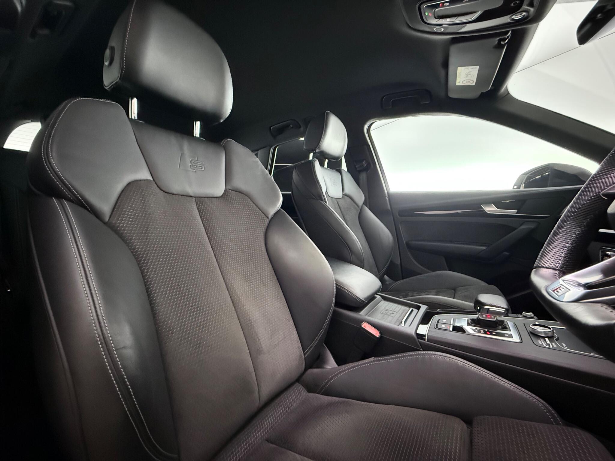 Audi Q5 view 31