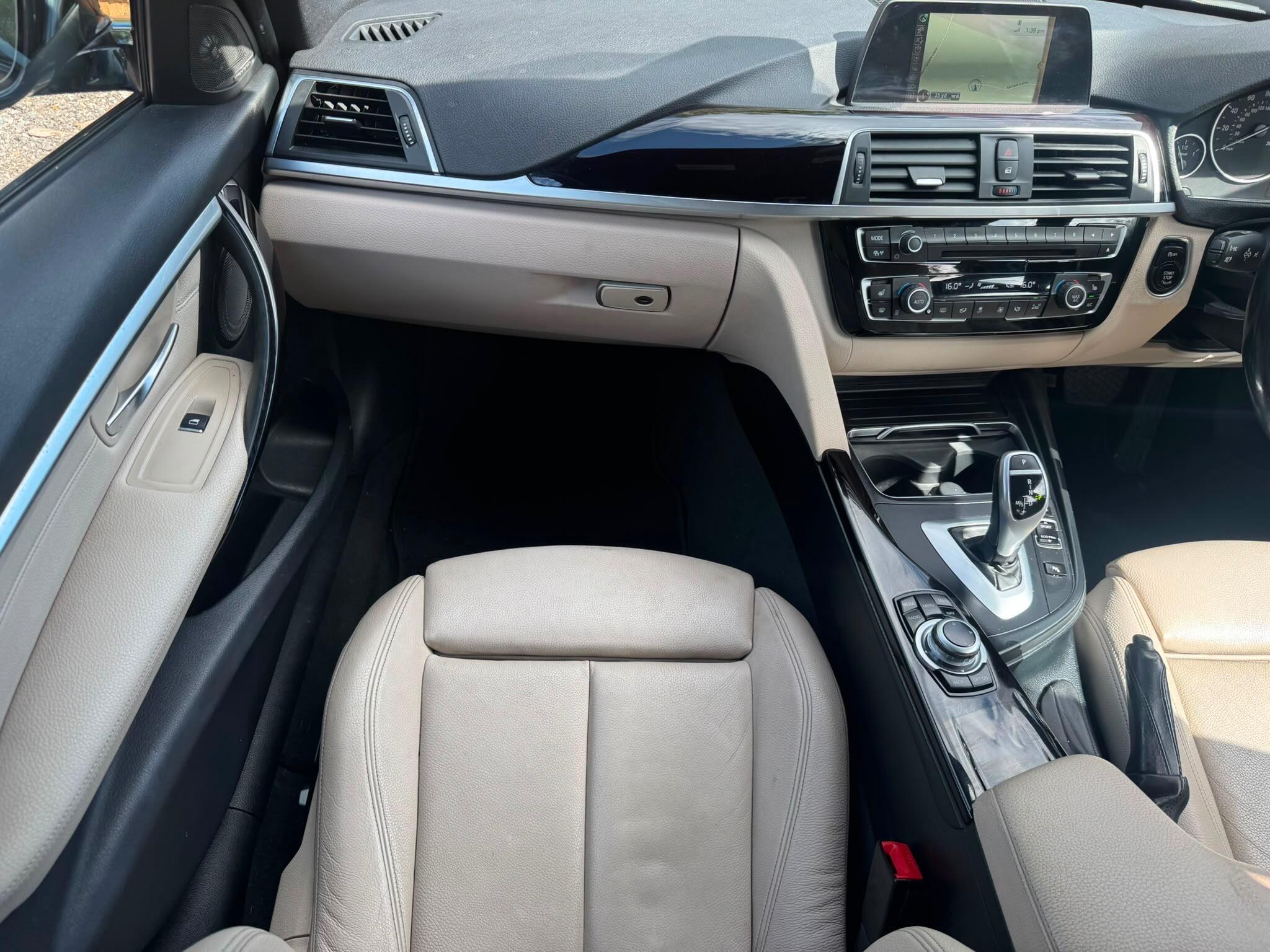 BMW 3 Series view 13