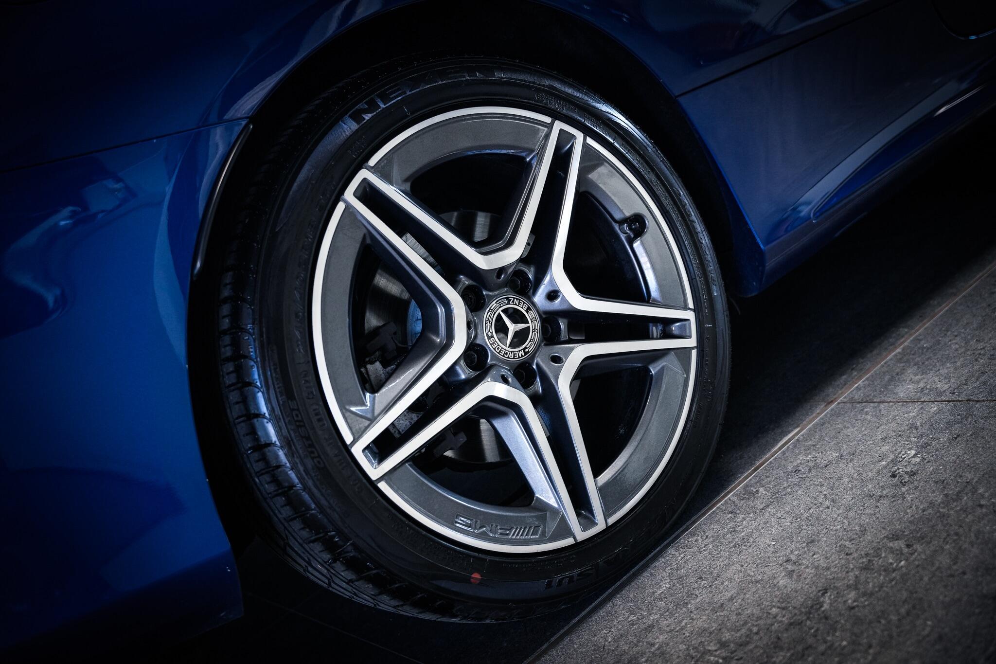 Mercedes-Benz C-Class view 27