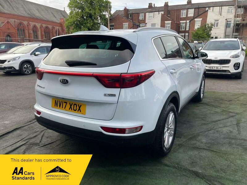 2017 Kia Sportage 1.6 GDi 2 Euro 6 (s/s) 5dr • 96,290 miles image 16