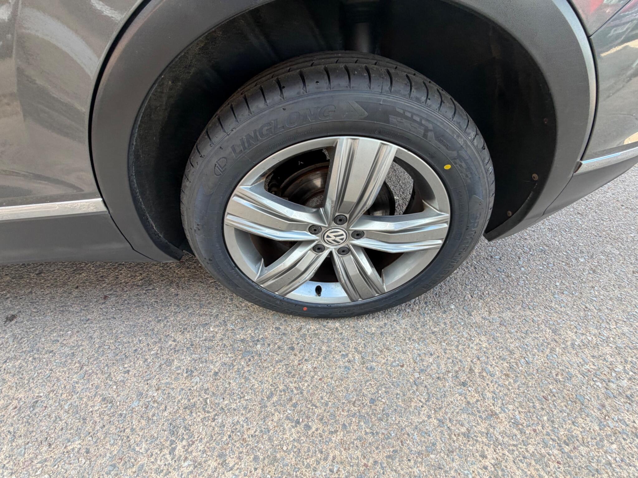 Volkswagen Tiguan view 27