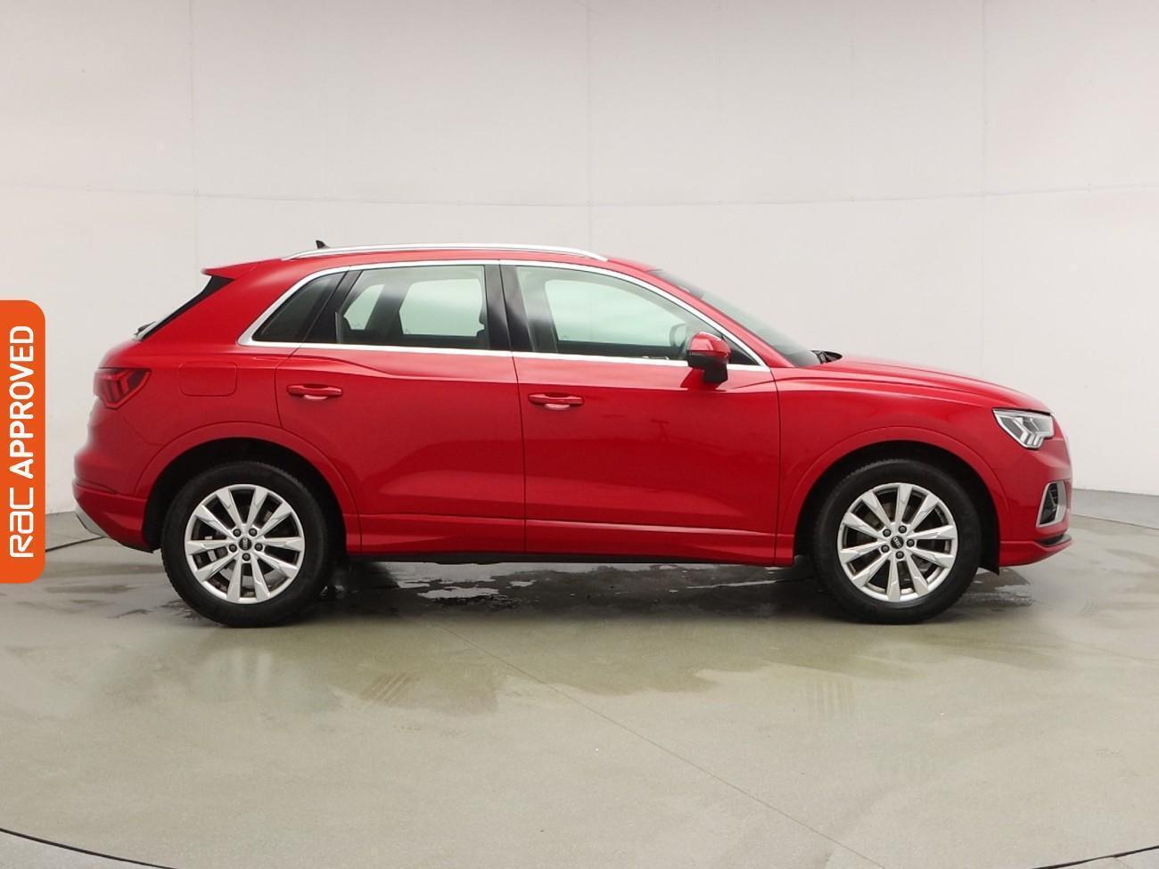 Audi Q3 view 6