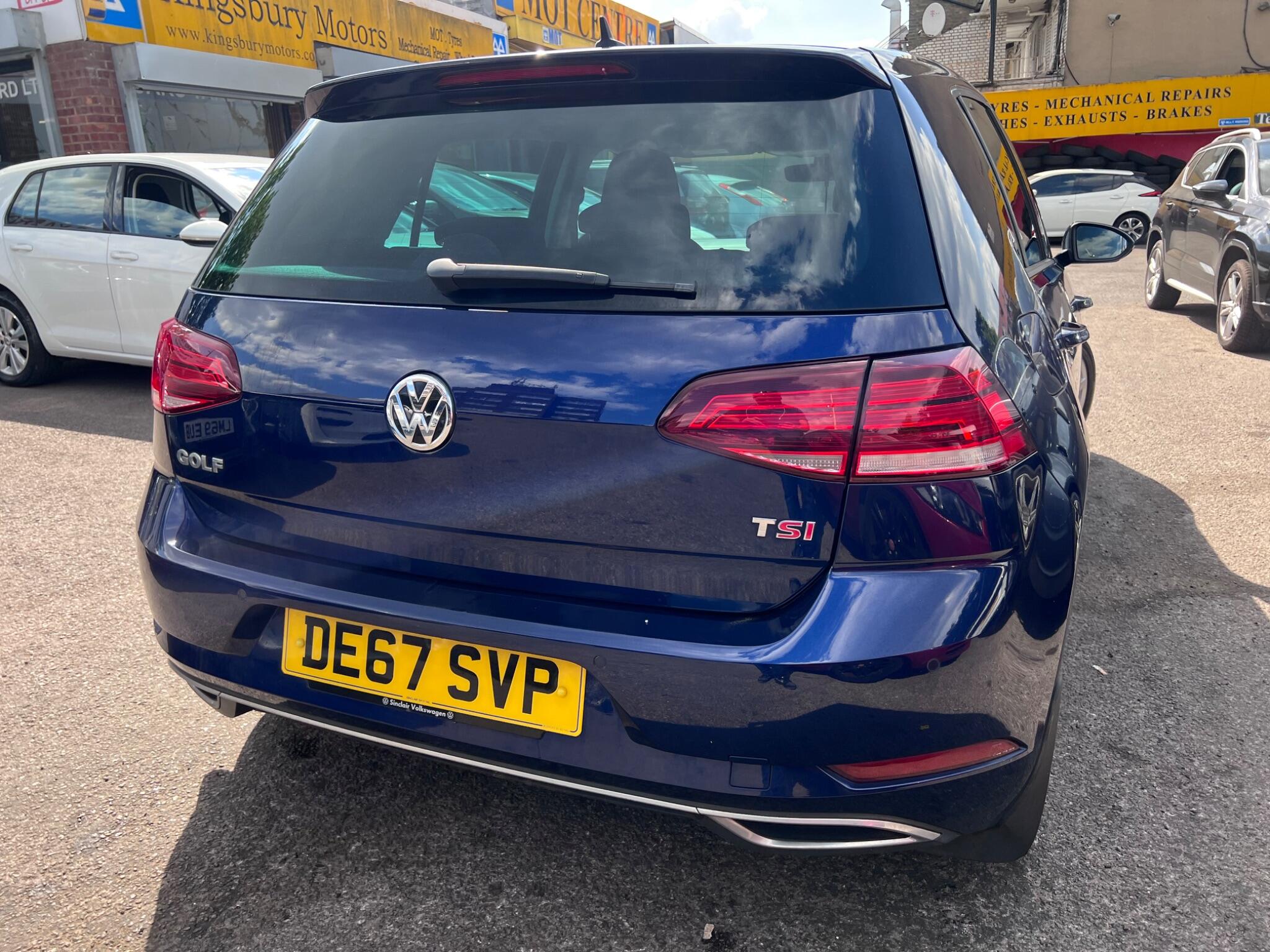 Volkswagen Golf view 9