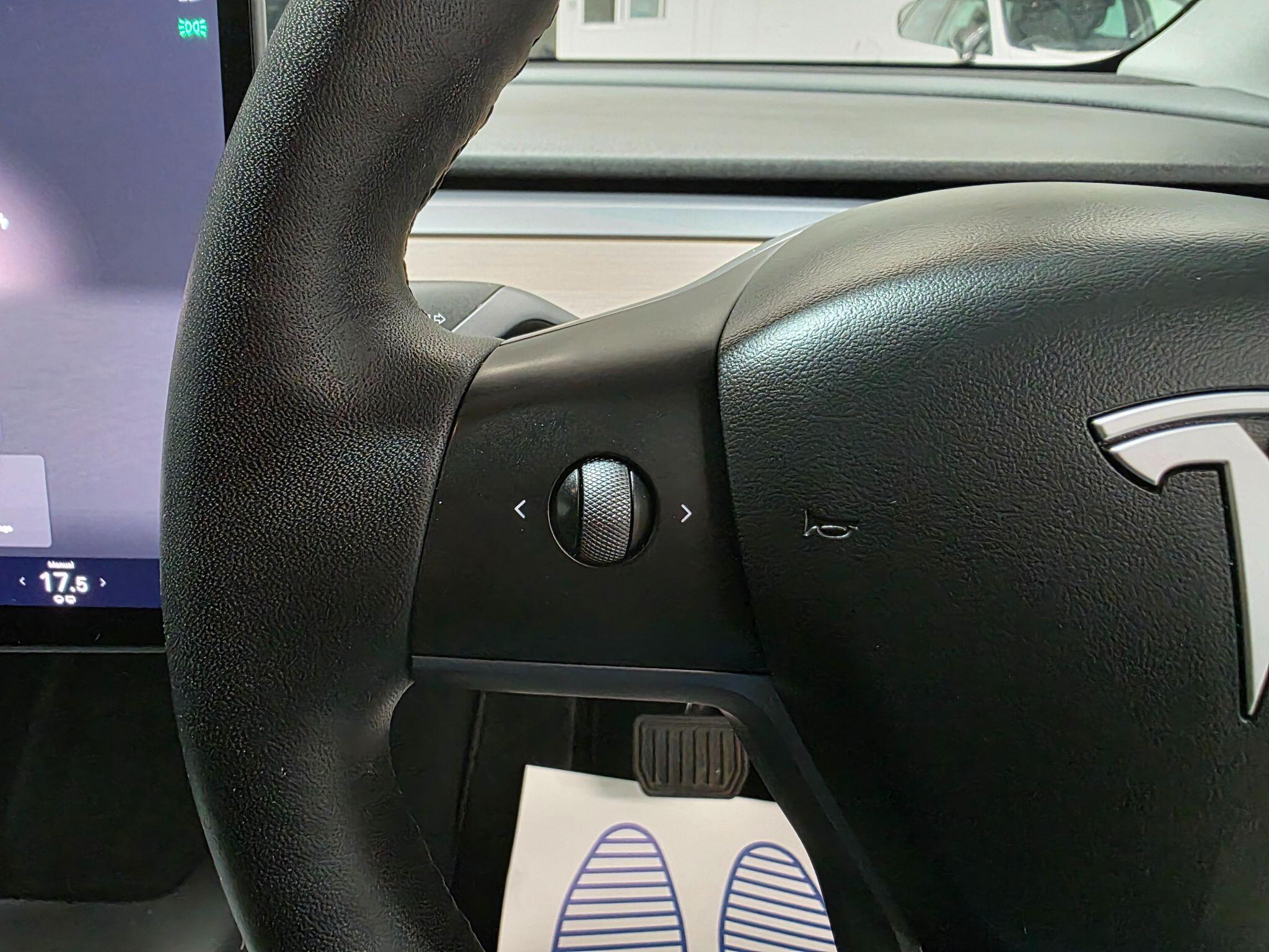 Tesla Model Y view 21