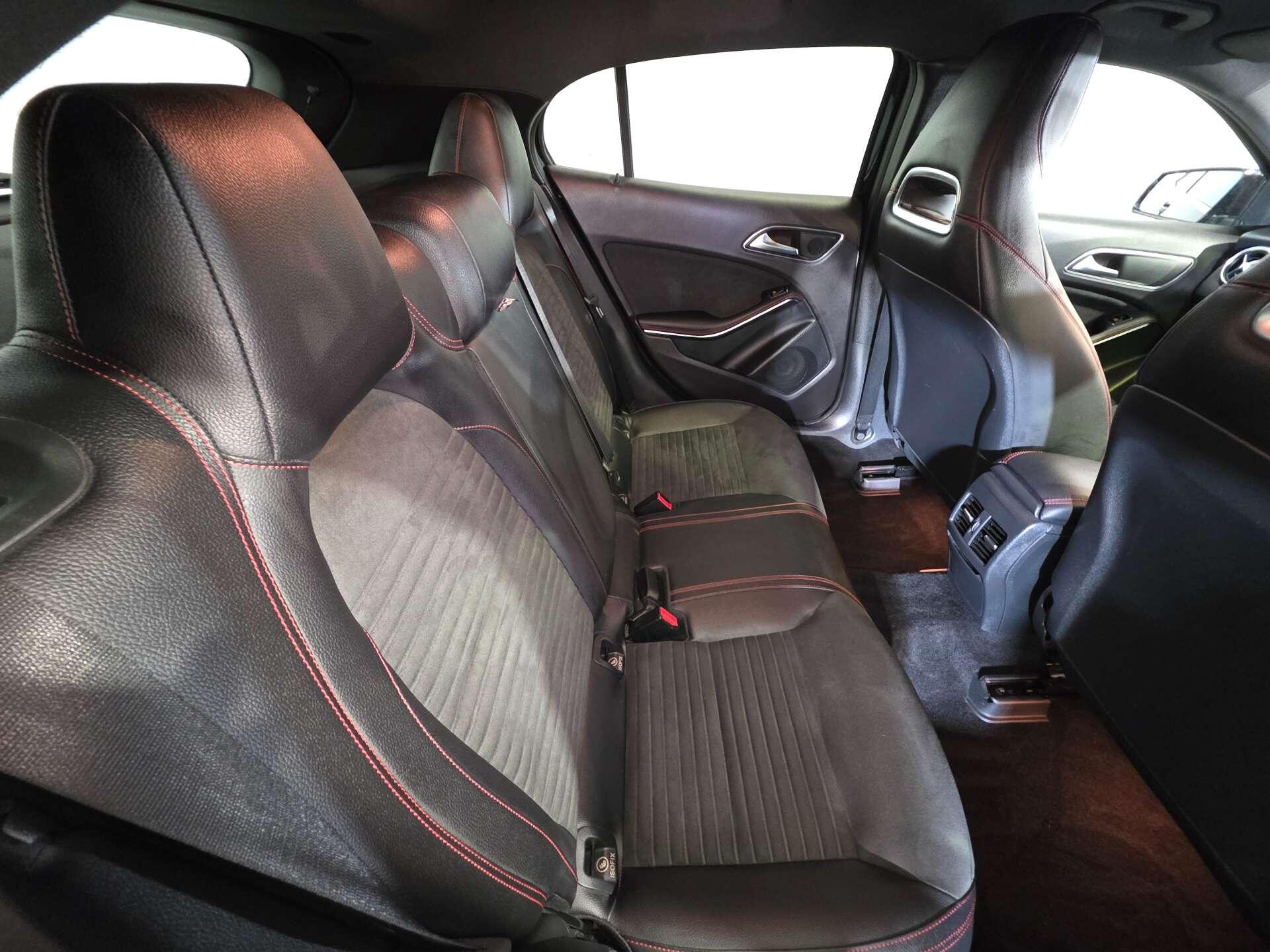 Mercedes-Benz GLA view 46