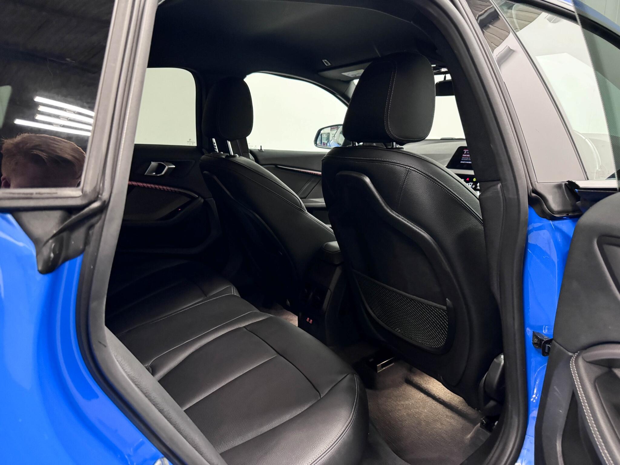BMW 2 Series view 26