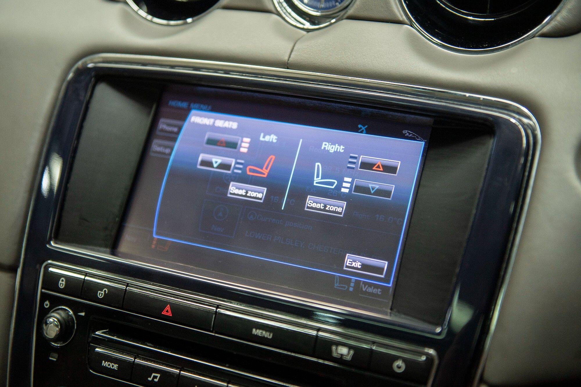 Jaguar XJ view 28